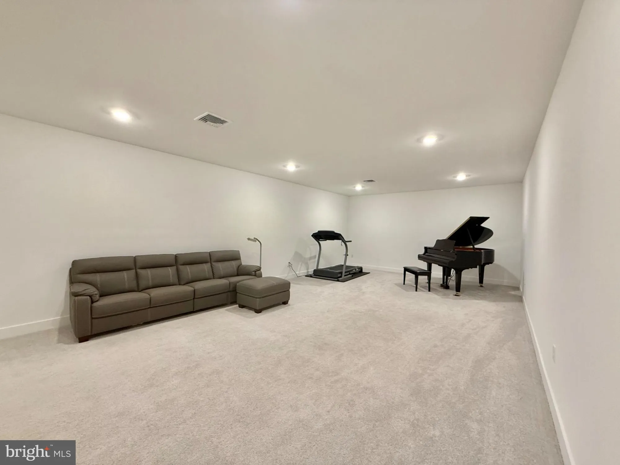 Property Slideshow image 20 of 35 | 4 dogleg ln, Lawrenceville, NJ, 08648