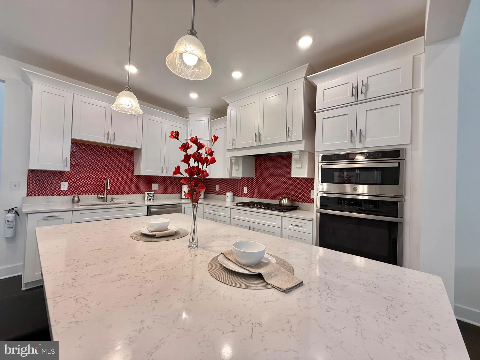 Property Slideshow image 5 of 35 | 4 dogleg ln, Lawrenceville, NJ, 08648