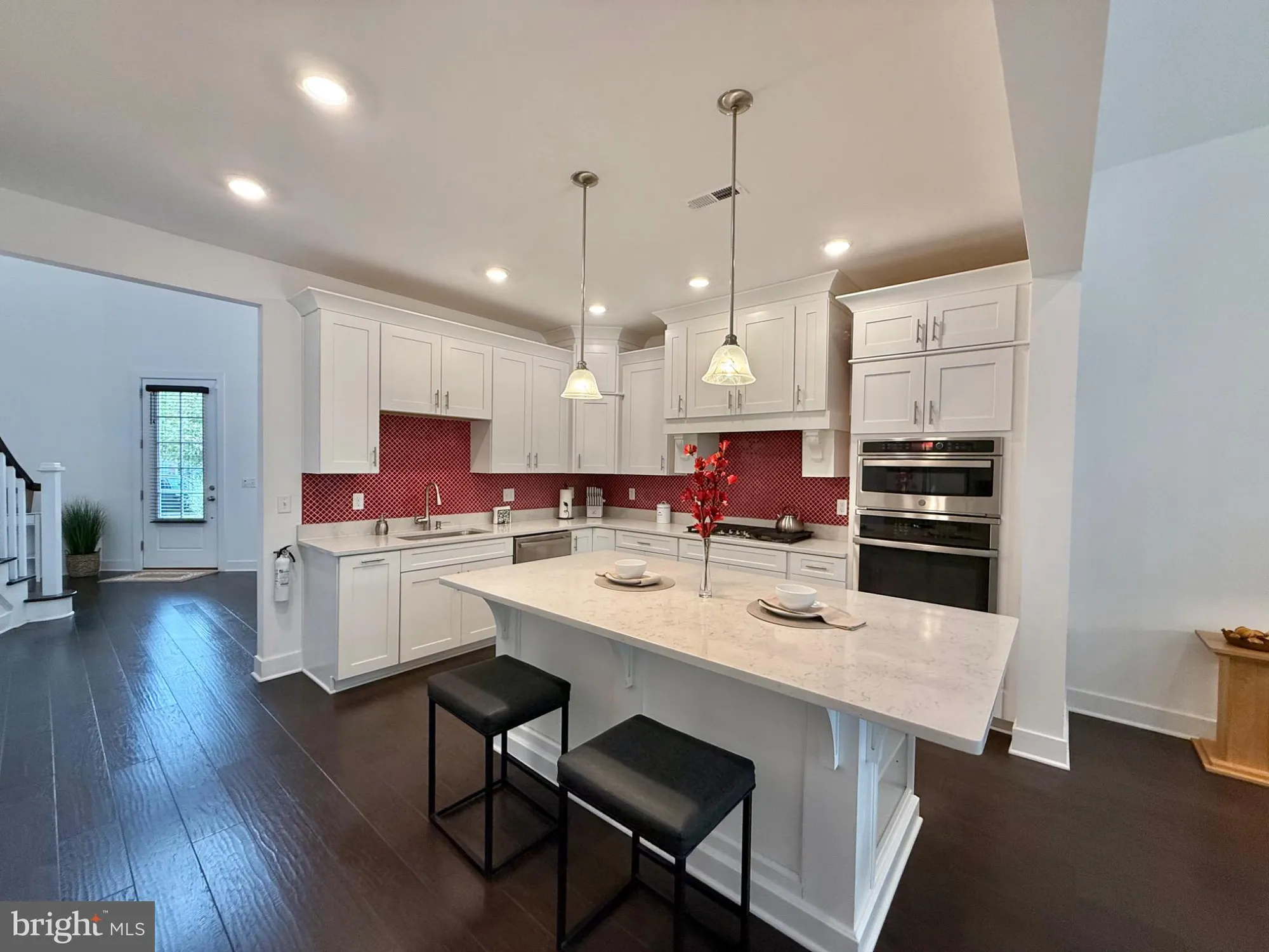 Property Slideshow image 8 of 35 | 4 dogleg ln, Lawrenceville, NJ, 08648