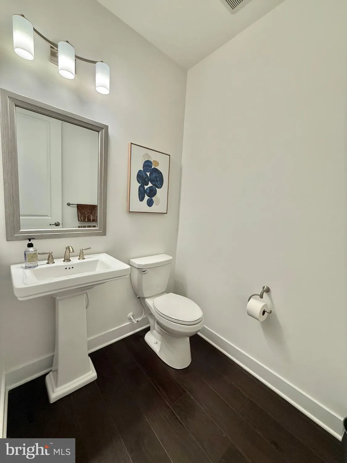 Property Slideshow image 11 of 35 | 4 dogleg ln, Lawrenceville, NJ, 08648
