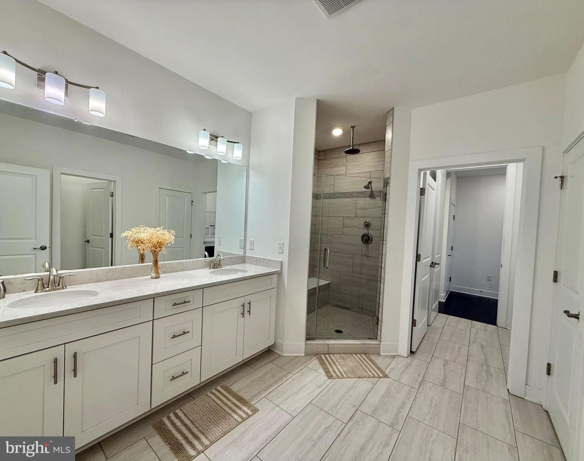 Property Slideshow image 14 of 35 | 4 dogleg ln, Lawrenceville, NJ, 08648