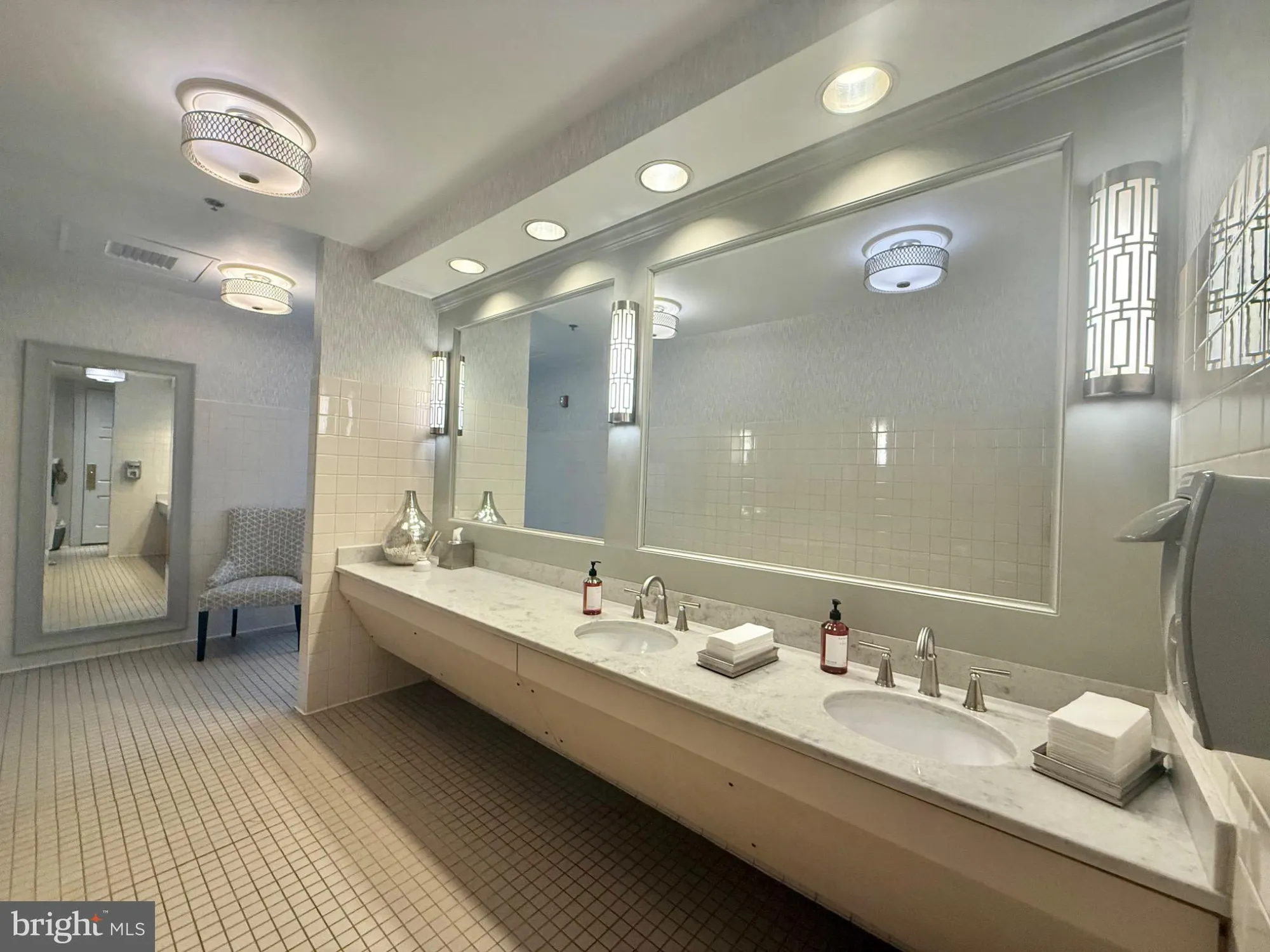 Property Slideshow image 32 of 35 | 4 dogleg ln, Lawrenceville, NJ, 08648