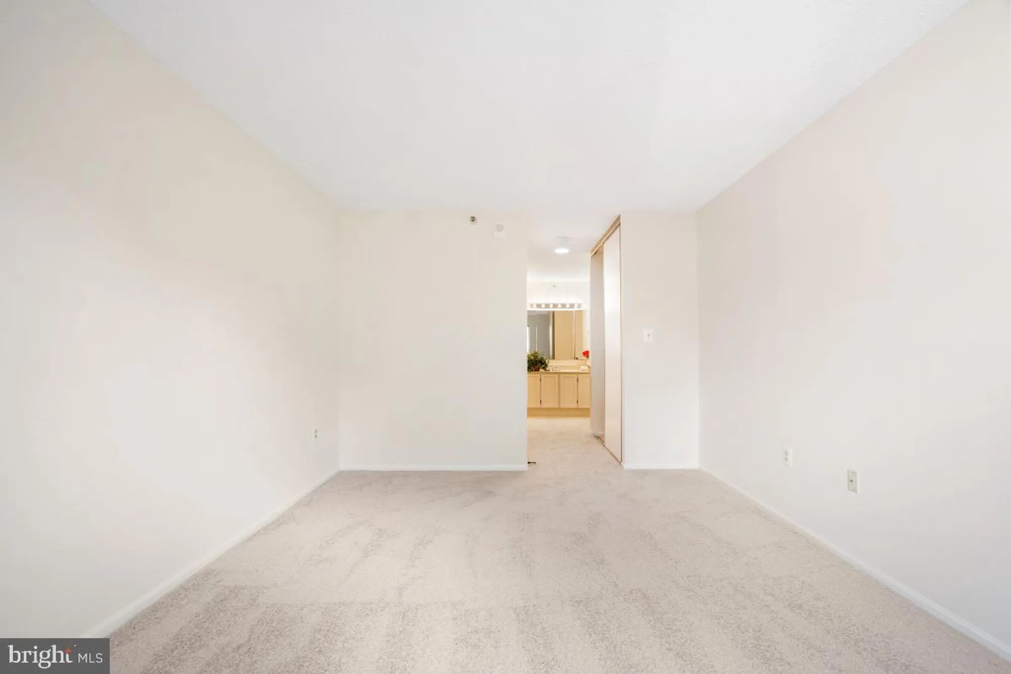 Property Slideshow image 31 of 35 | 15107 interlachen dr 2-321, Silver Spring, MD, 20906