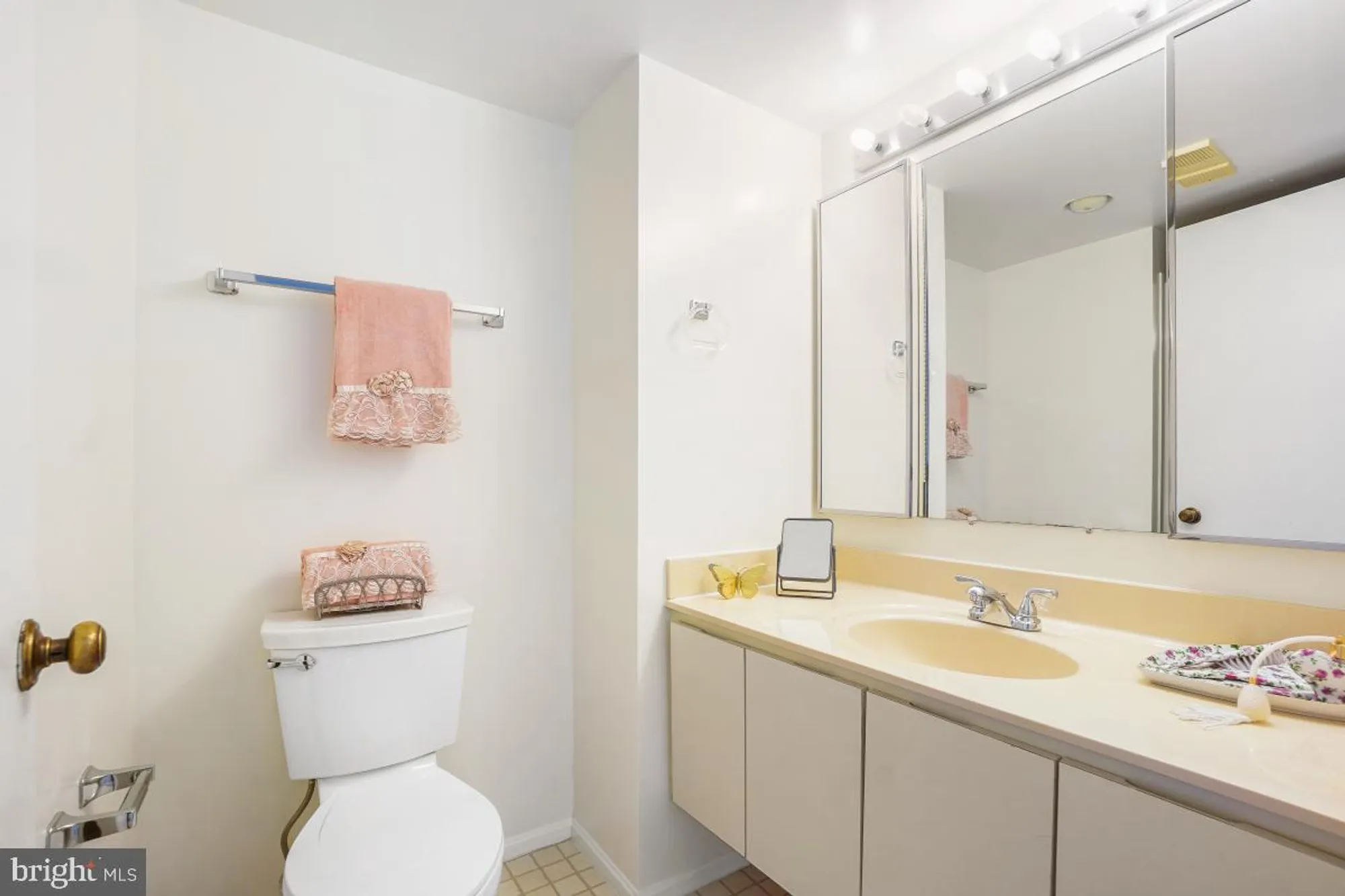 Property Slideshow image 30 of 35 | 15107 interlachen dr 2-321, Silver Spring, MD, 20906