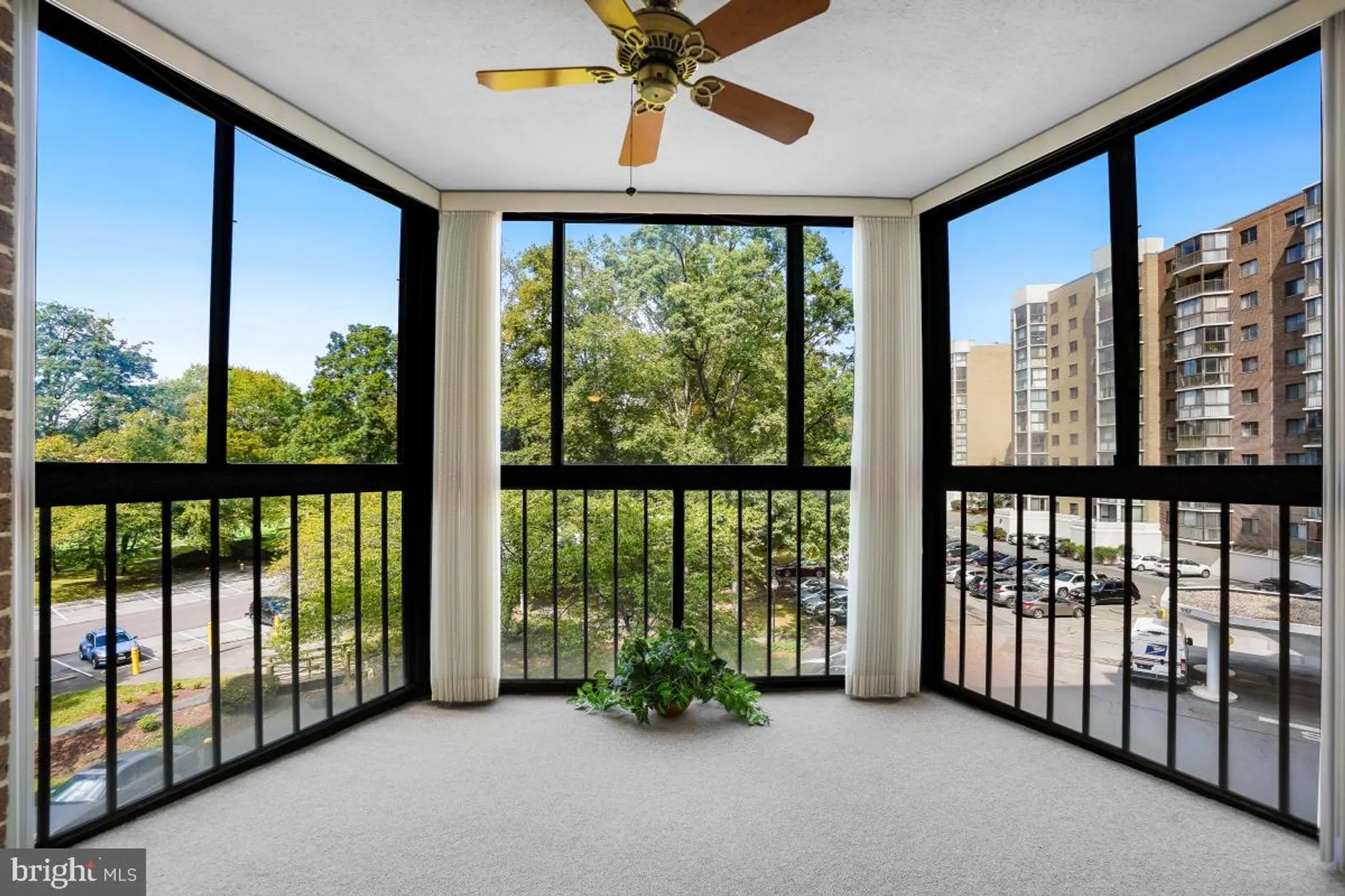 Property Slideshow image 6 of 35 | 15107 interlachen dr 2-321, Silver Spring, MD, 20906