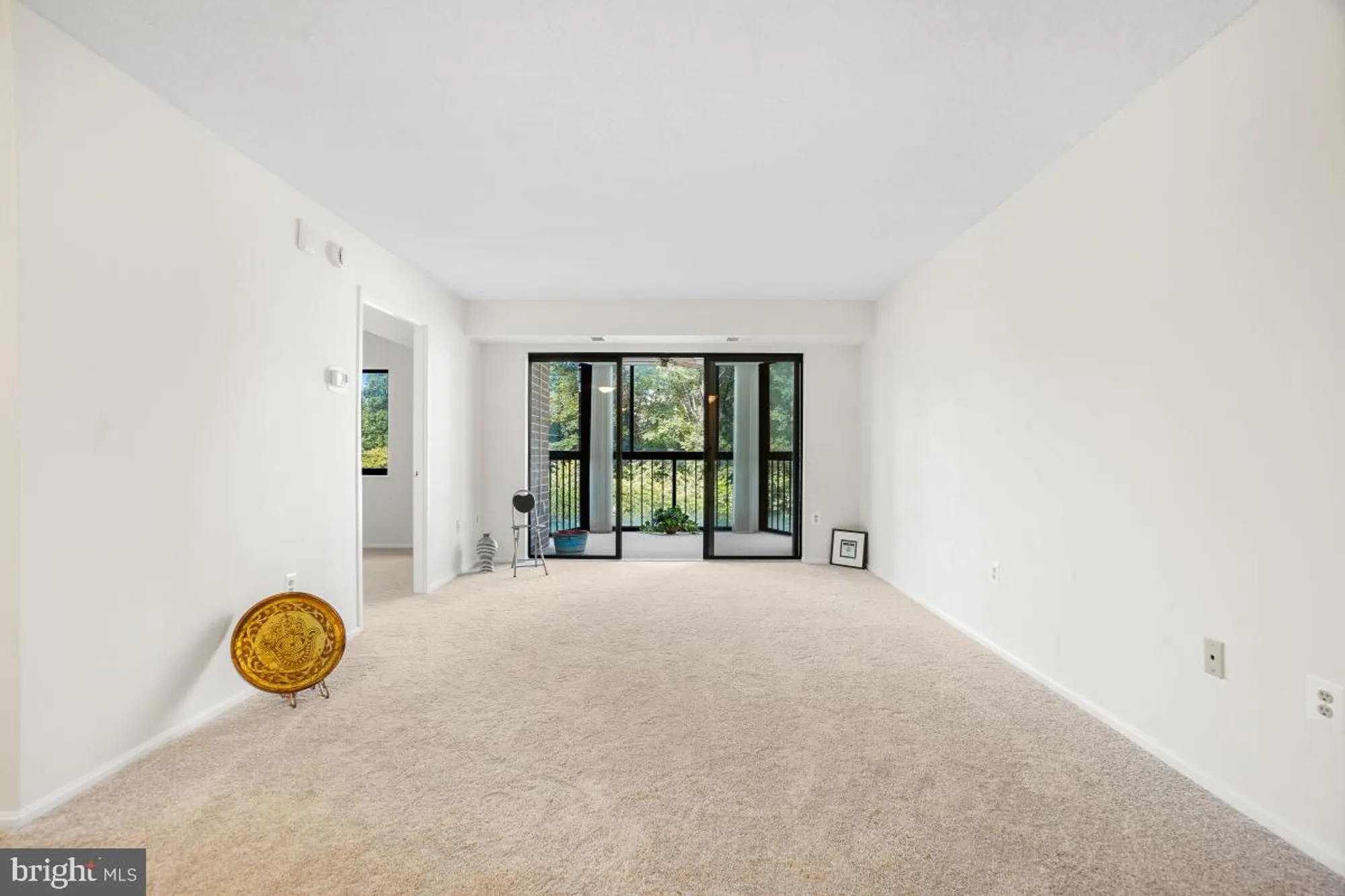 Property Slideshow image 11 of 35 | 15107 interlachen dr 2-321, Silver Spring, MD, 20906