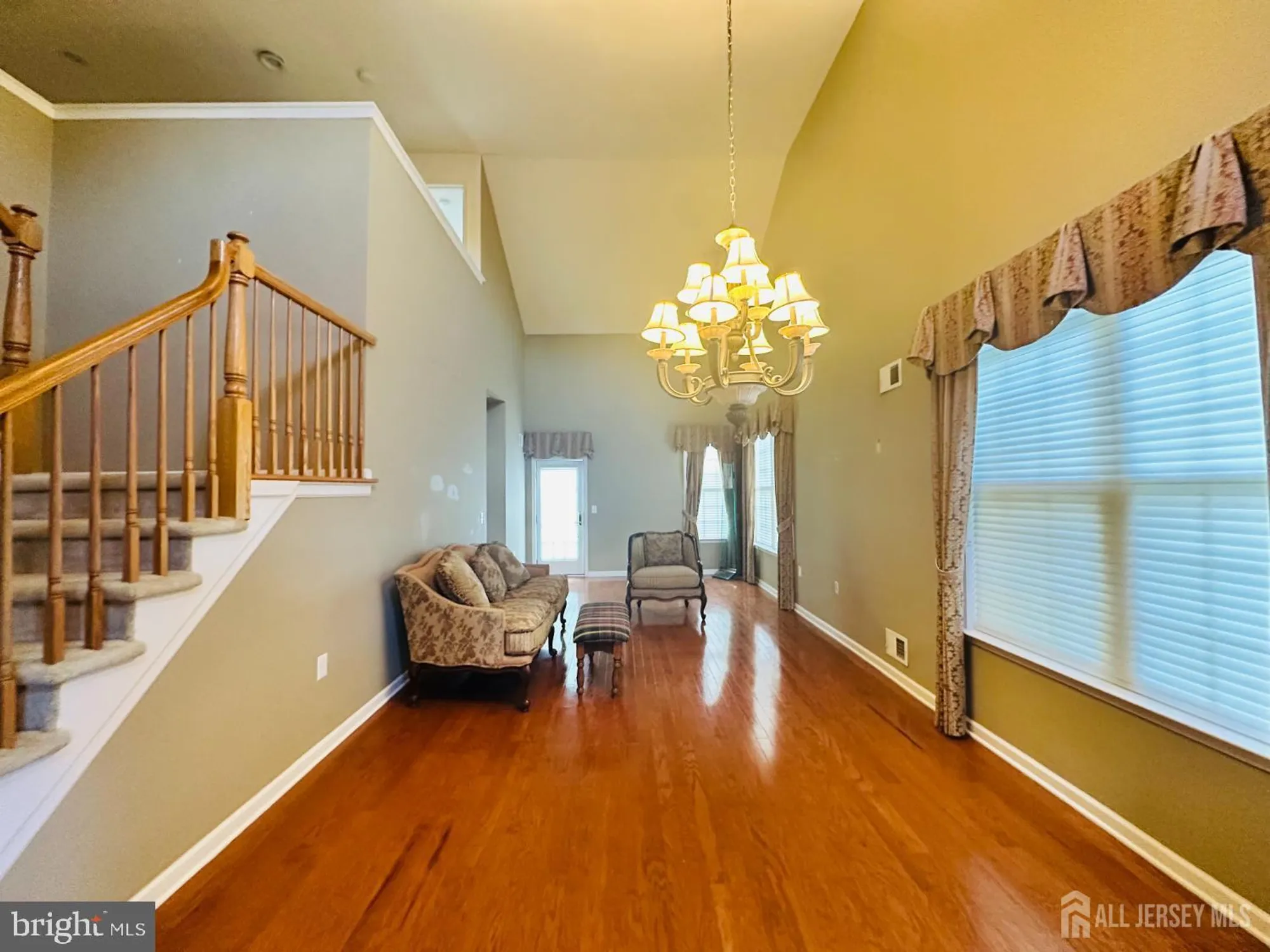 Property Slideshow image 4 of 19 | 1 silcox pl, Somerset, NJ, 08873