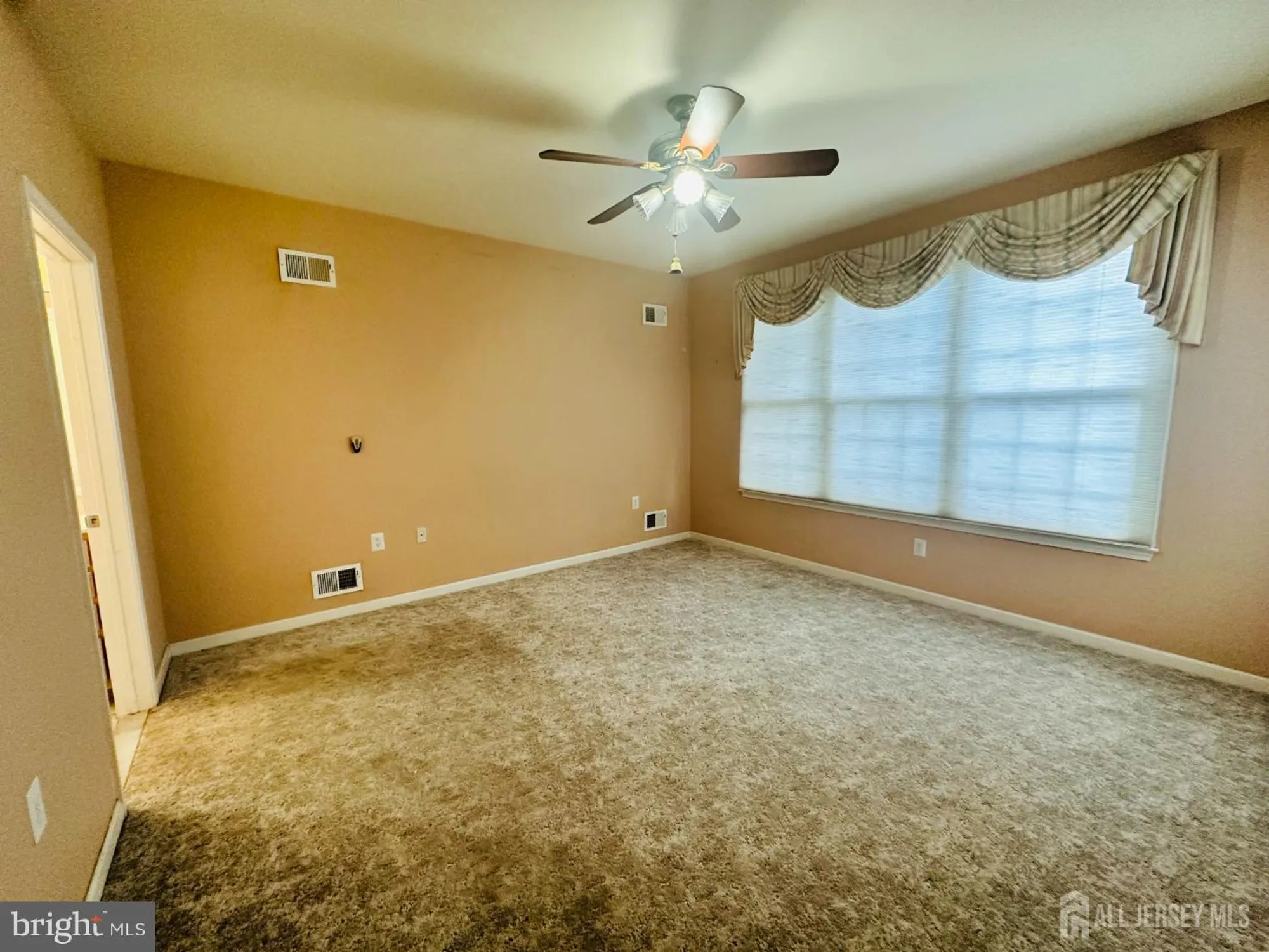 Property Slideshow image 15 of 19 | 1 silcox pl, Somerset, NJ, 08873