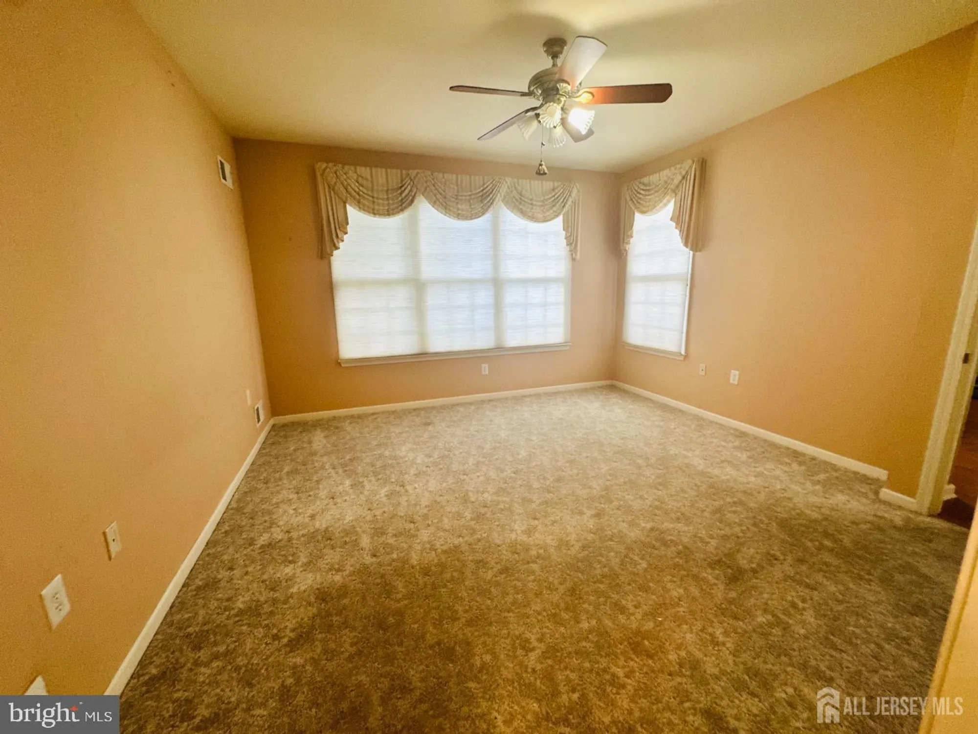 Property Slideshow image 16 of 19 | 1 silcox pl, Somerset, NJ, 08873