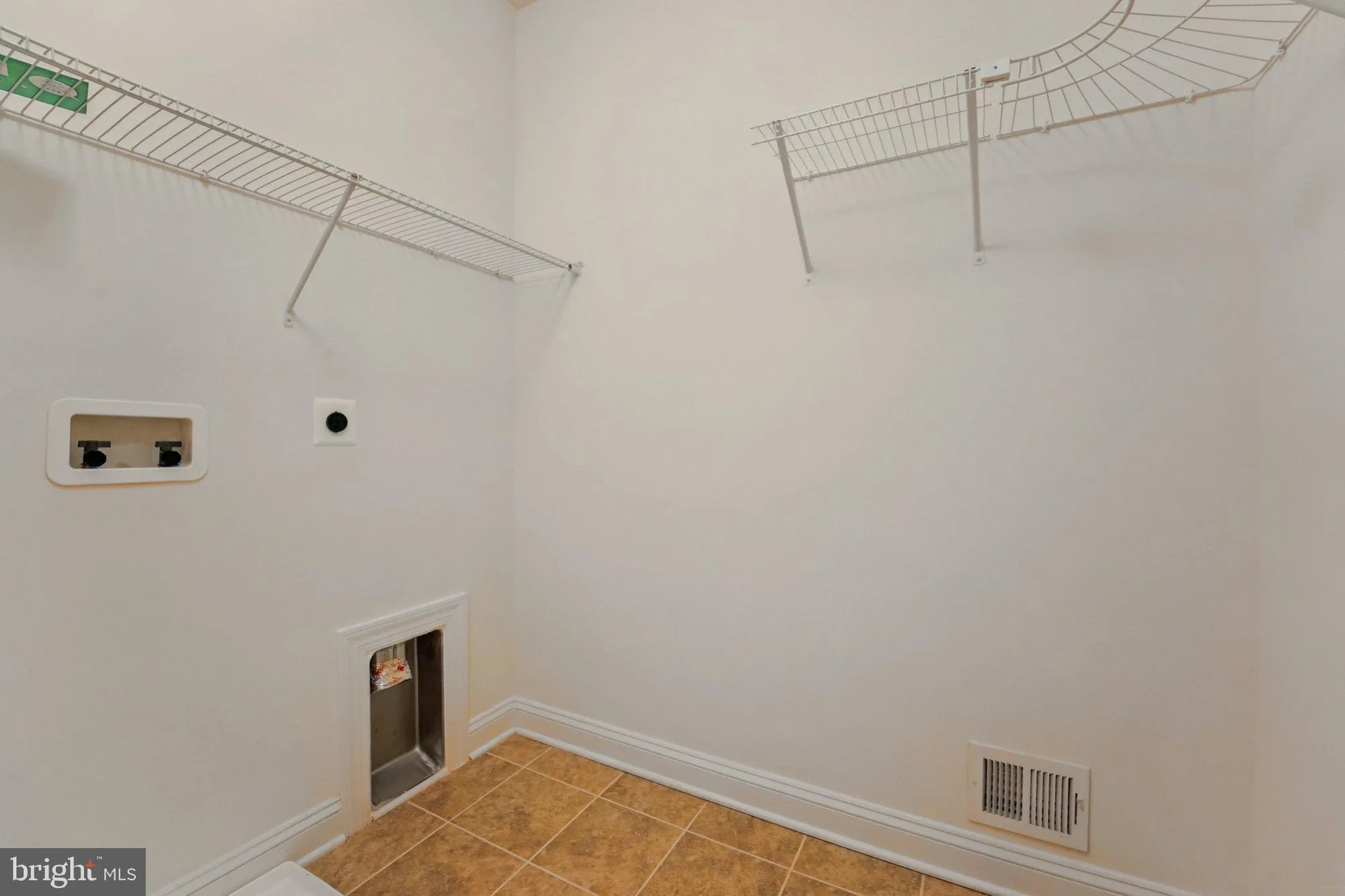 Property Slideshow image 18 of 67 | 1508 orchard grass ct, Odenton, MD, 21113