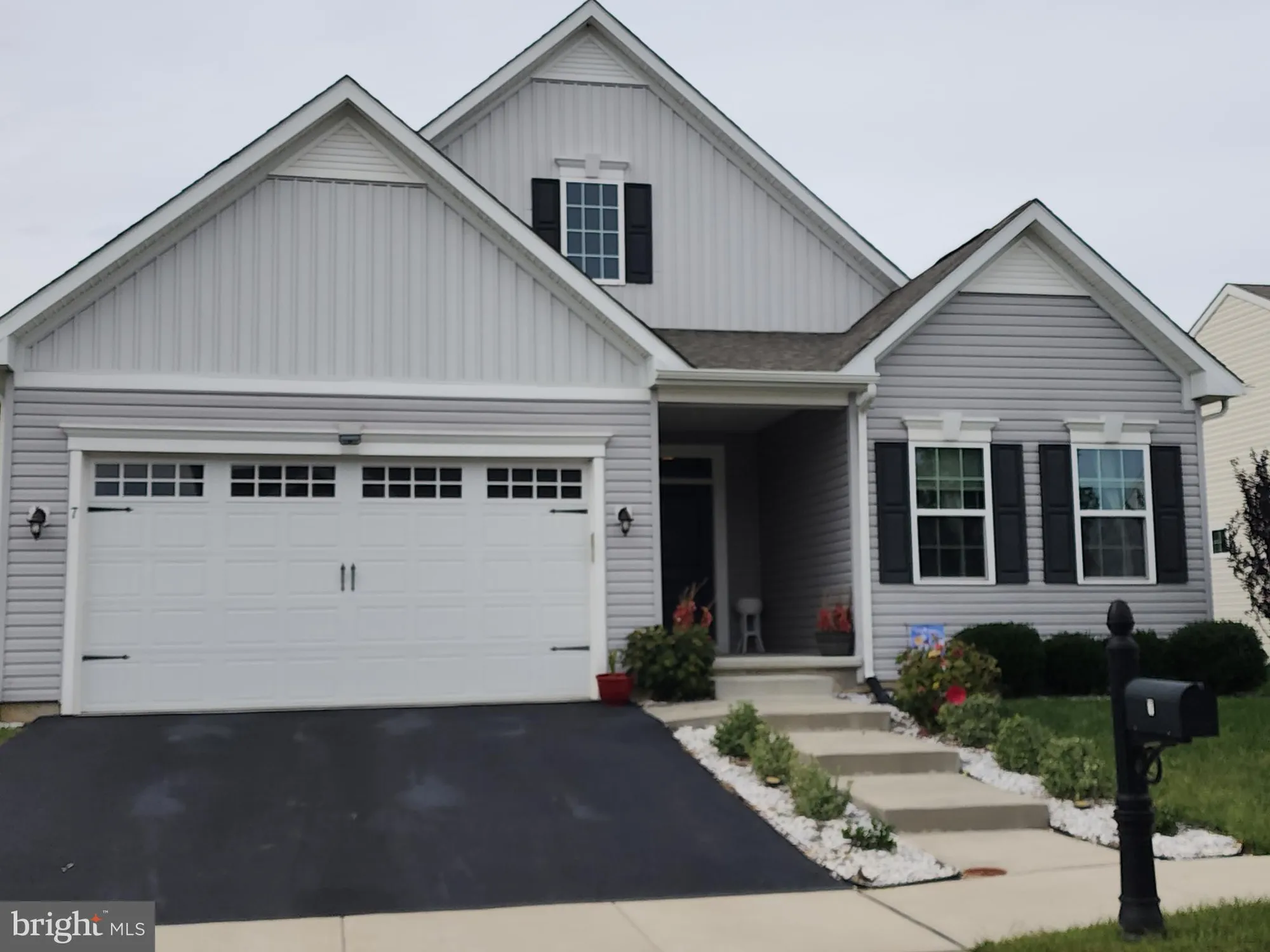 Property Slideshow image 2 of 64 | 7 pegasus ln, Smyrna, DE, 19977