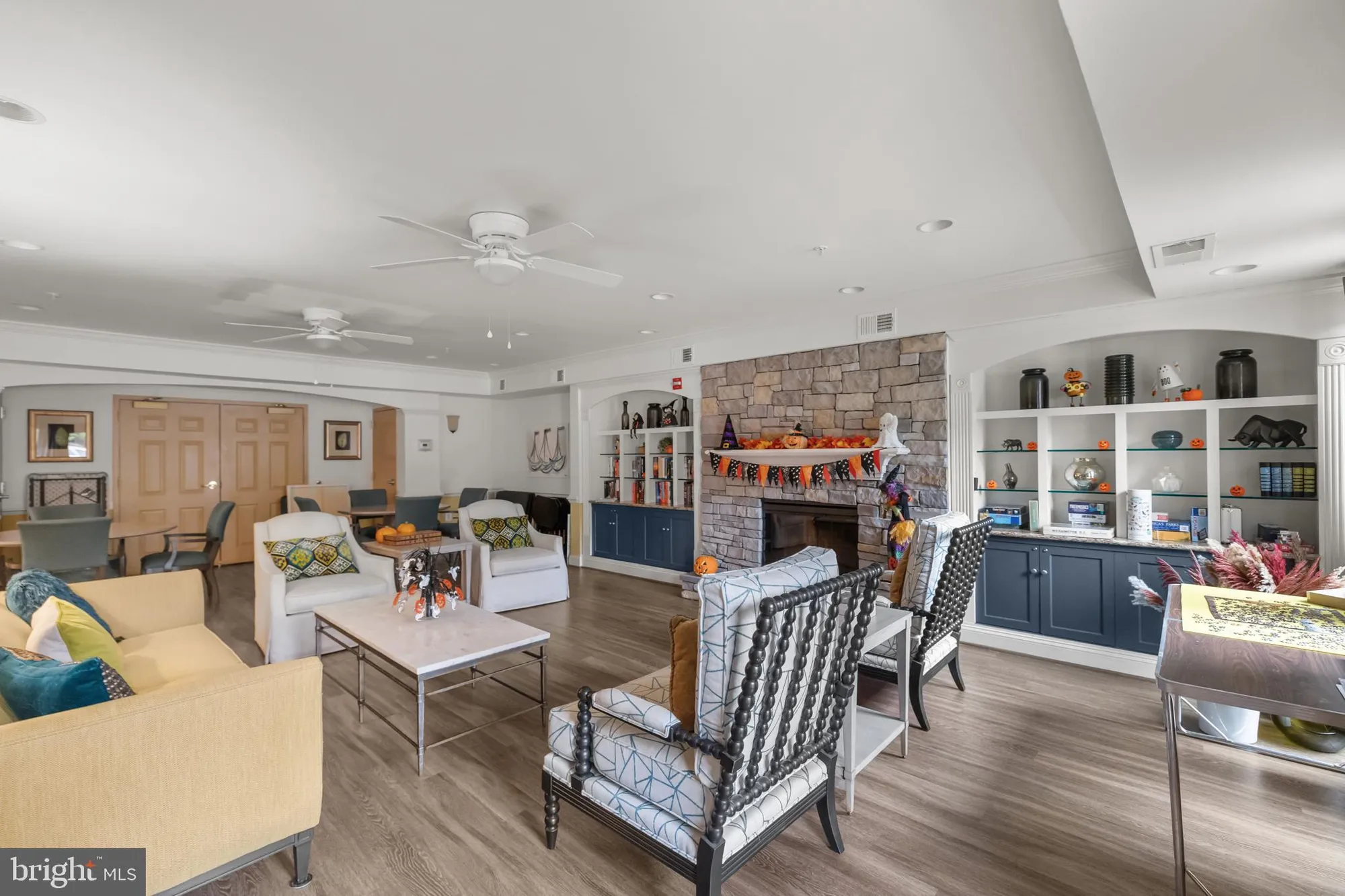 Property Slideshow image 5 of 43 | 2905 saintsbury plz 315, Fairfax, VA, 22031