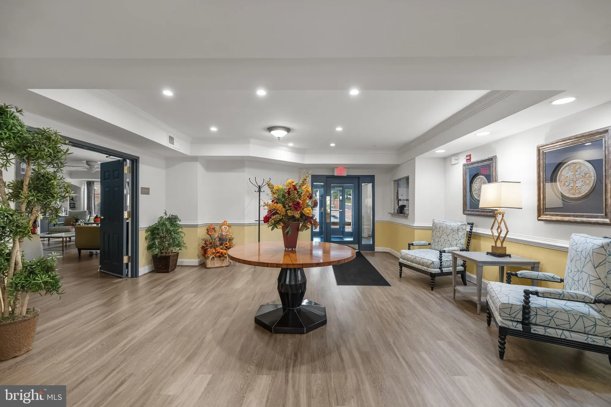 Property Slideshow image 7 of 43 | 2905 saintsbury plz 315, Fairfax, VA, 22031