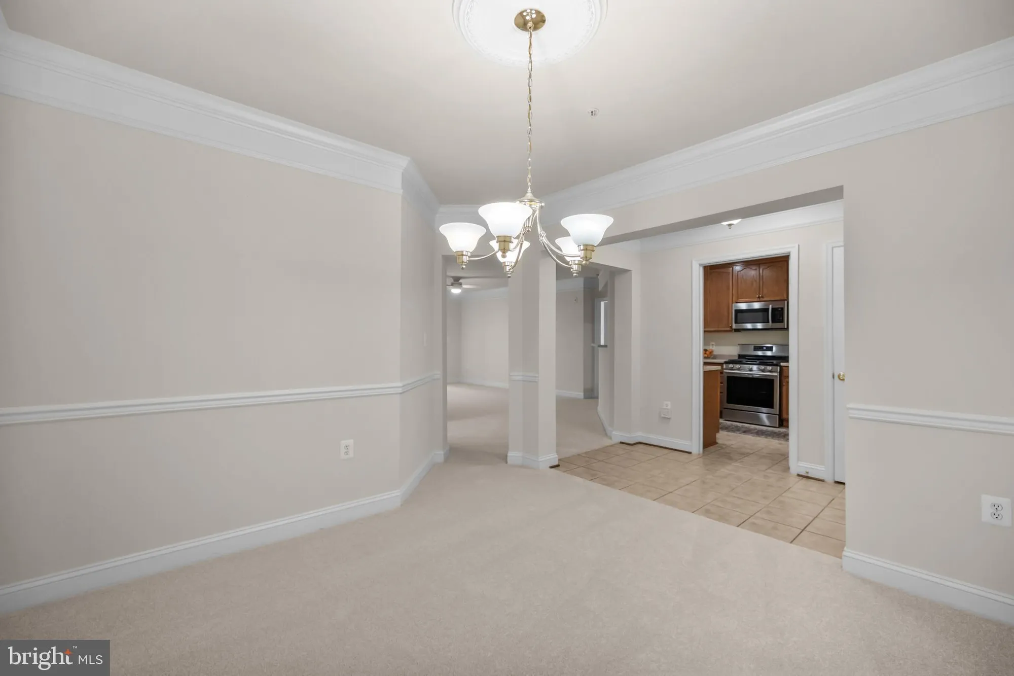 Property Slideshow image 12 of 43 | 2905 saintsbury plz 315, Fairfax, VA, 22031