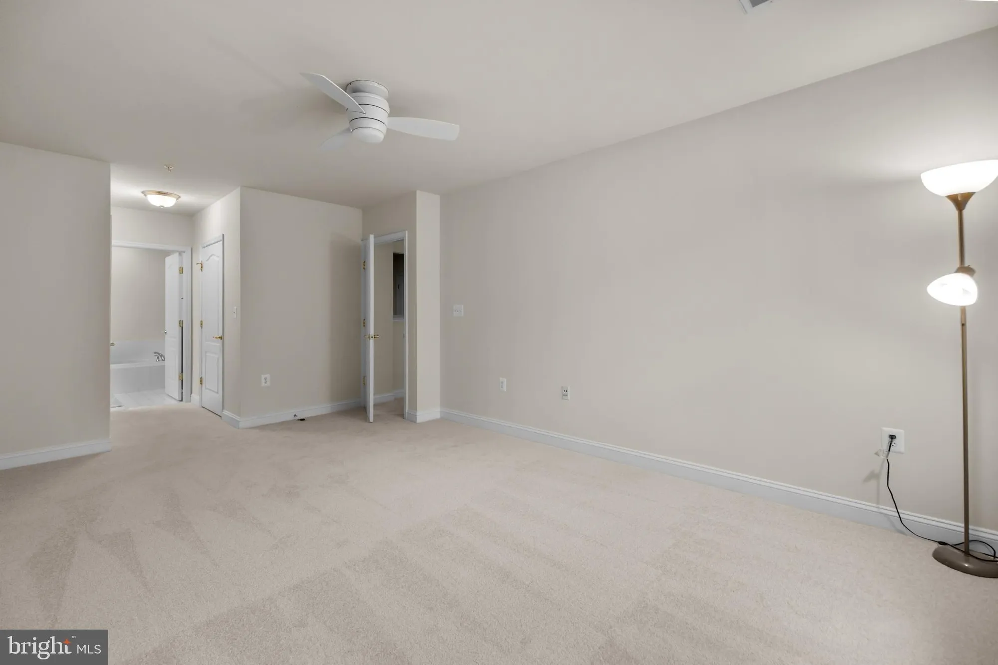 Property Slideshow image 24 of 43 | 2905 saintsbury plz 315, Fairfax, VA, 22031