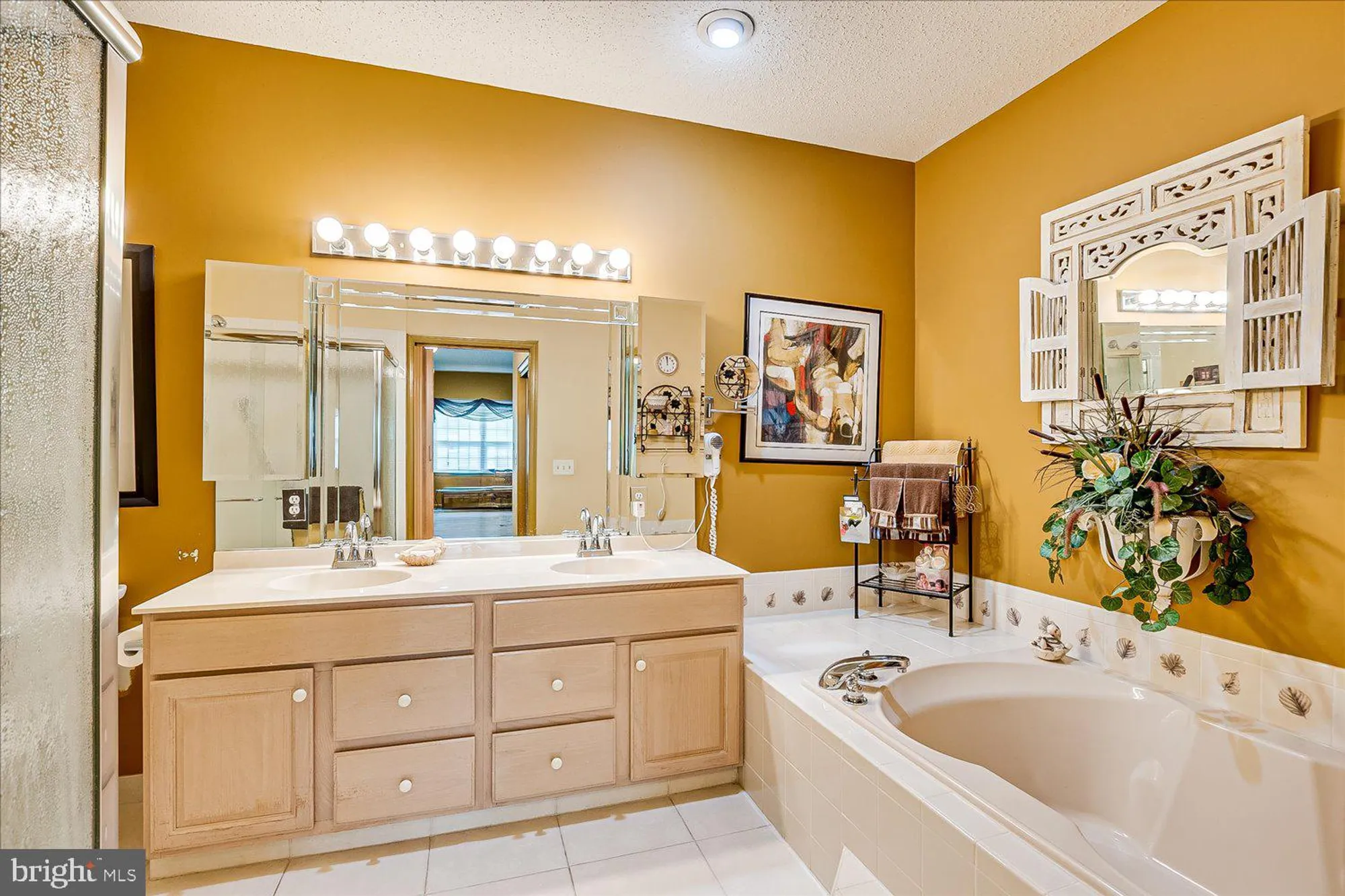 Property Slideshow image 34 of 50 | 136 birmingham ln, Monroe Township, NJ, 08831