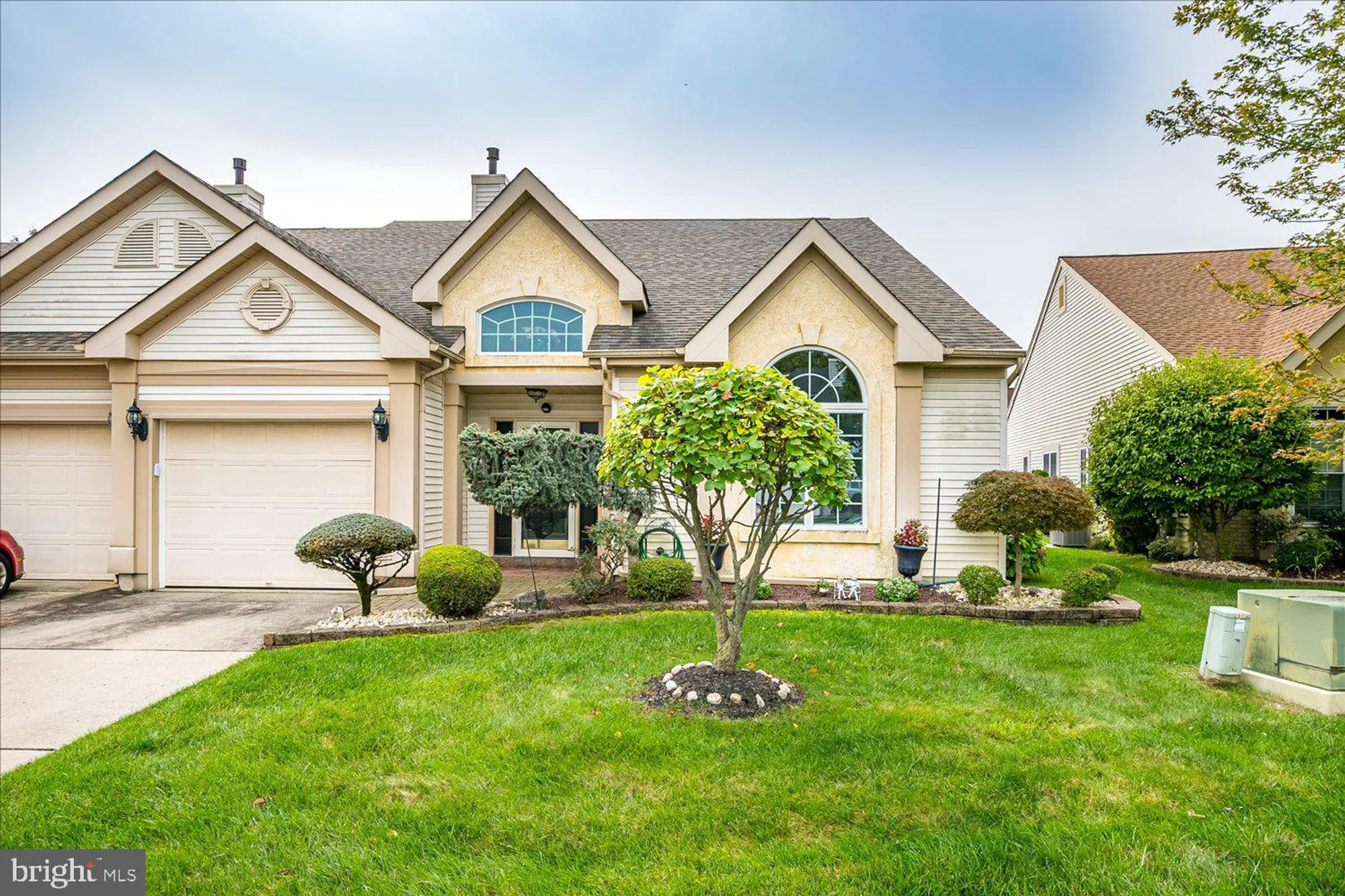 Property Slideshow image 4 of 50 | 136 birmingham ln, Monroe Township, NJ, 08831