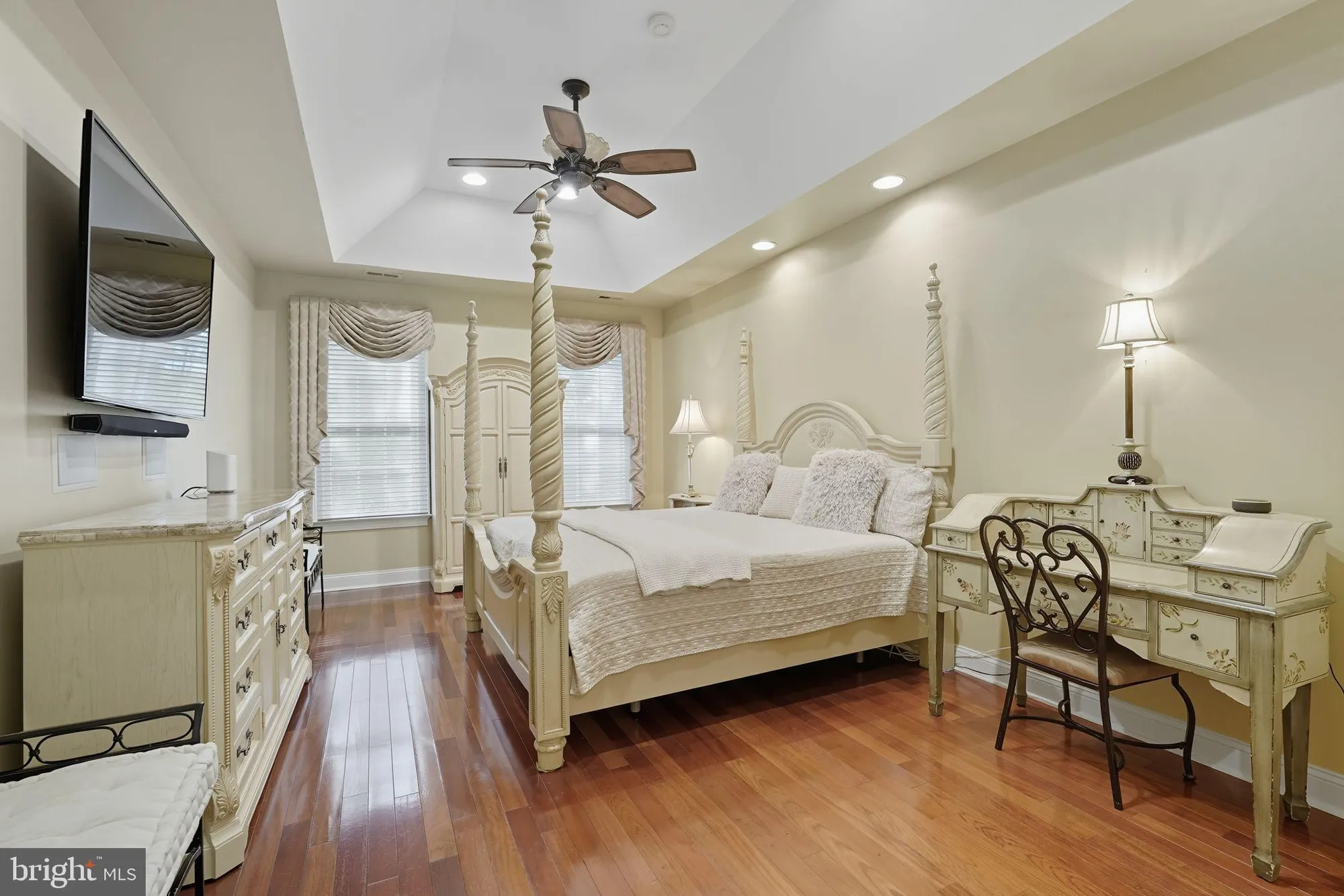 Property Slideshow image 17 of 36 | 95 rittenhouse cir, Newtown, PA, 18940