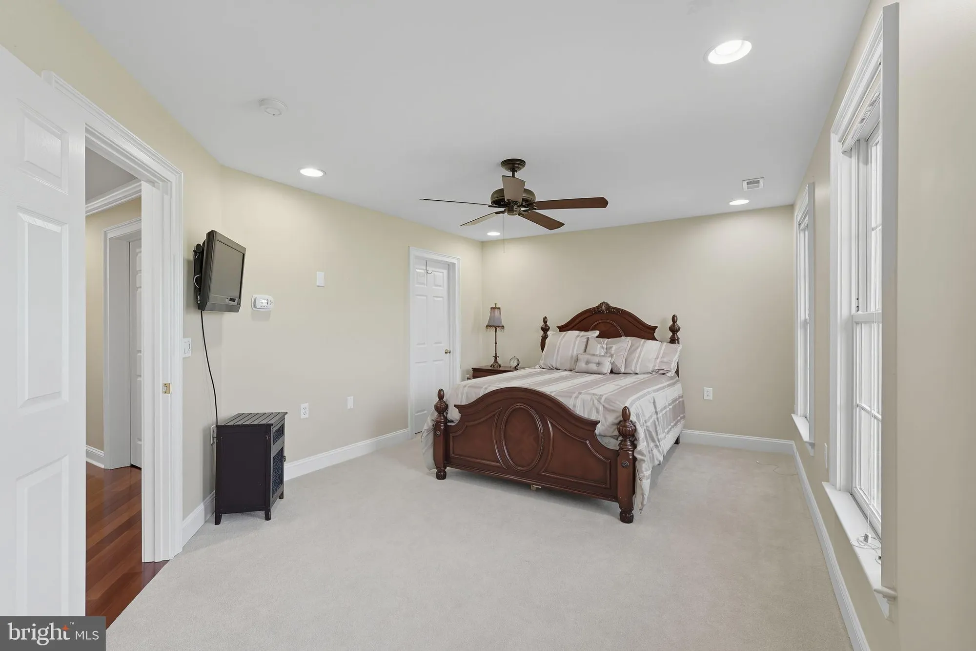 Property Slideshow image 23 of 36 | 95 rittenhouse cir, Newtown, PA, 18940