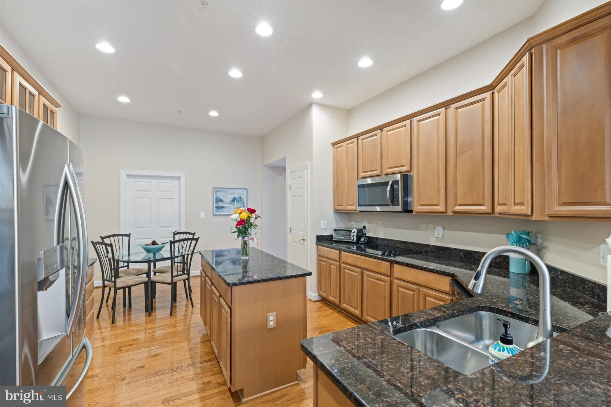Property Slideshow image 8 of 28 | 8325 meadowsweet rd # 8325, Baltimore, MD, 21208