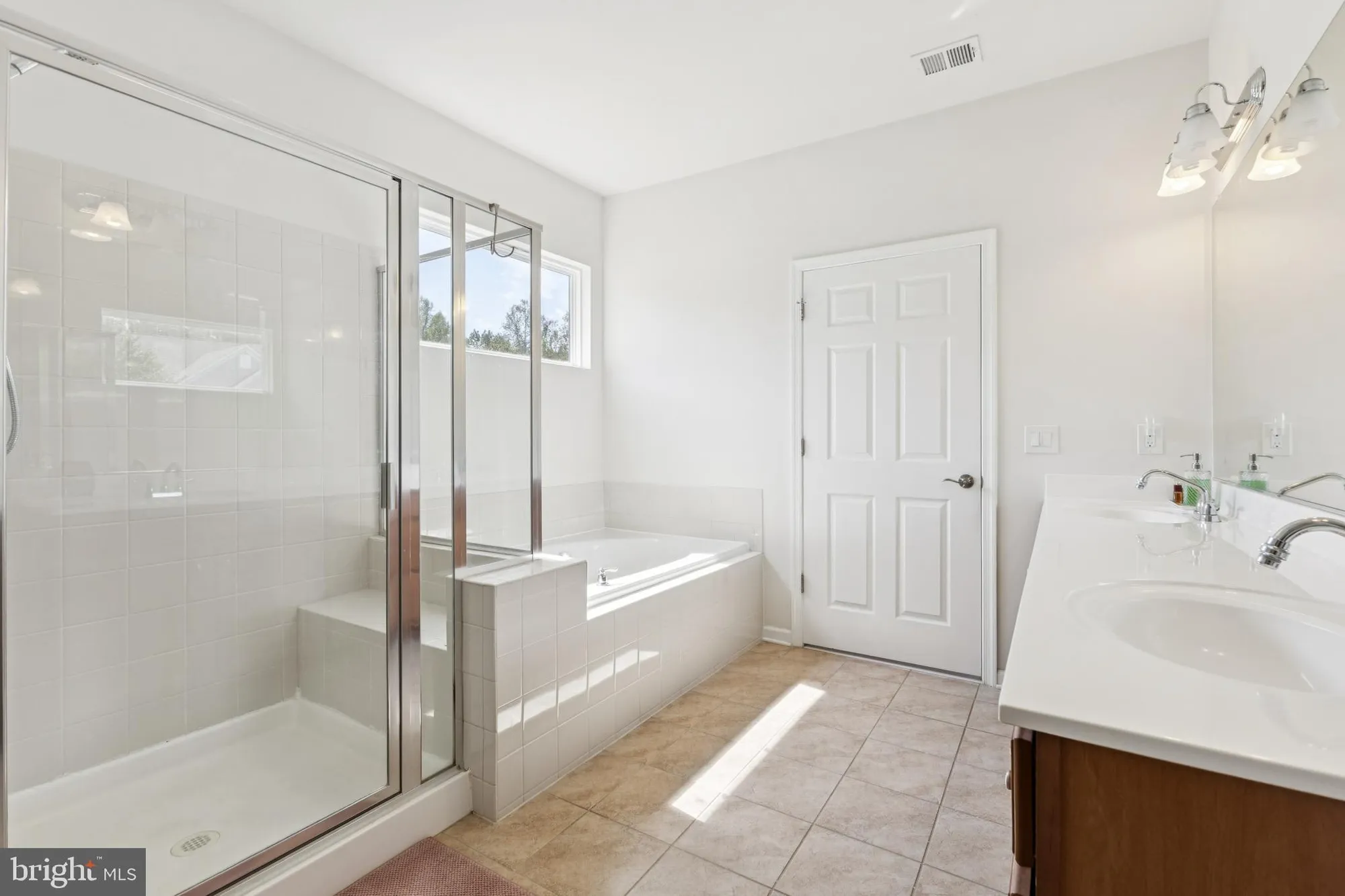 Property Slideshow image 13 of 25 | 97 battery point dr, Fredericksburg, VA, 22406