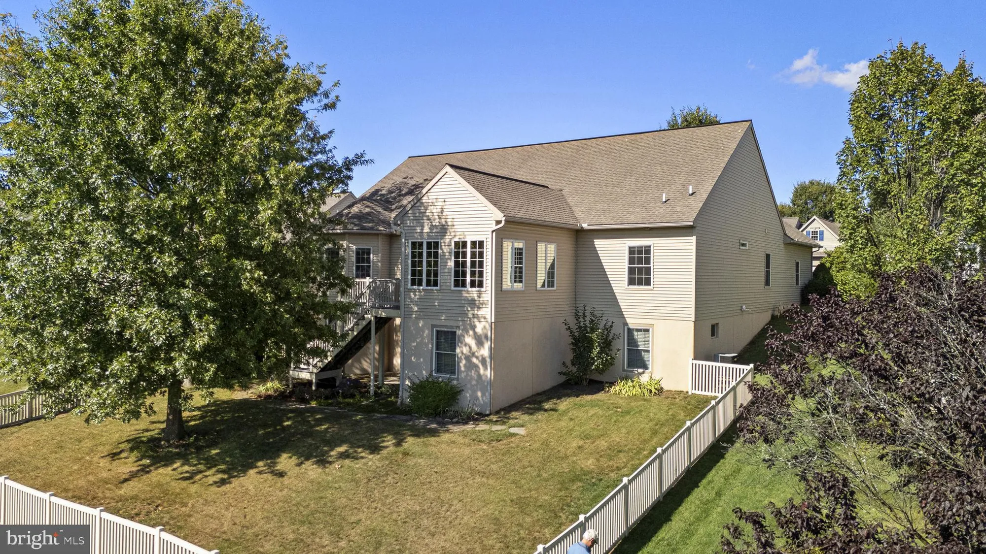 Property Slideshow image 8 of 46 | 44 winterberry ln, Womelsdorf, PA, 19567