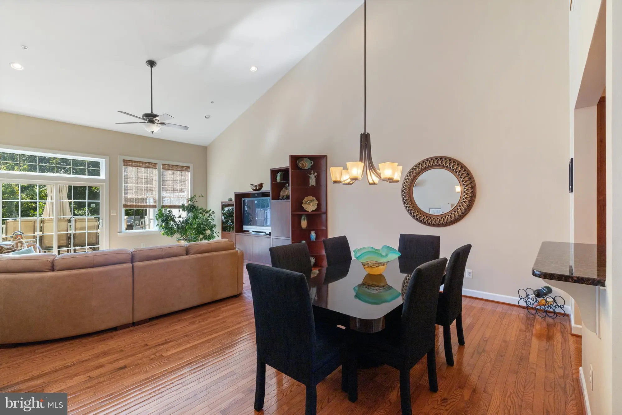 Property Slideshow image 11 of 28 | 8325 meadowsweet rd # 8325, Baltimore, MD, 21208
