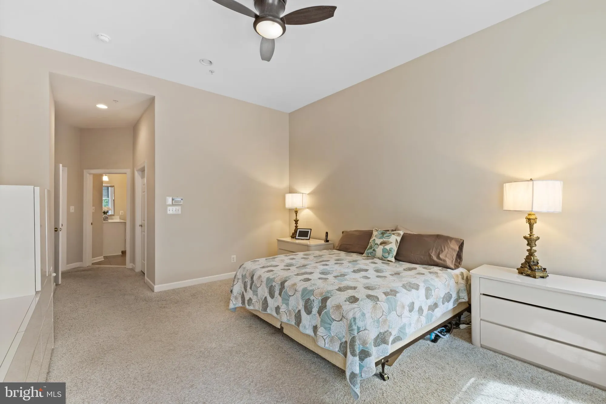 Property Slideshow image 16 of 28 | 8325 meadowsweet rd # 8325, Baltimore, MD, 21208
