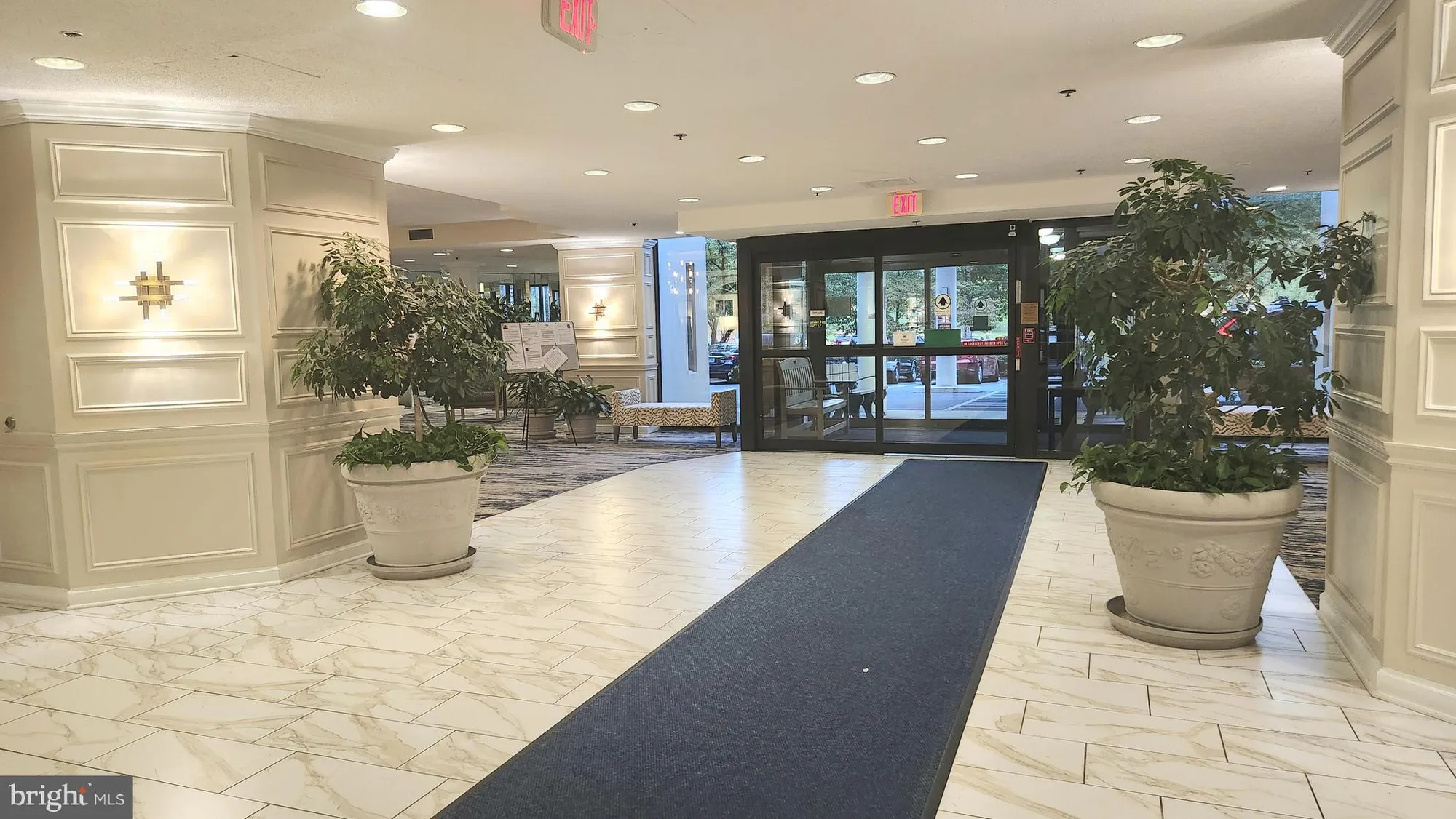 Property Slideshow image 23 of 37 | 15101 interlachen dr 1-315, Silver Spring, MD, 20906