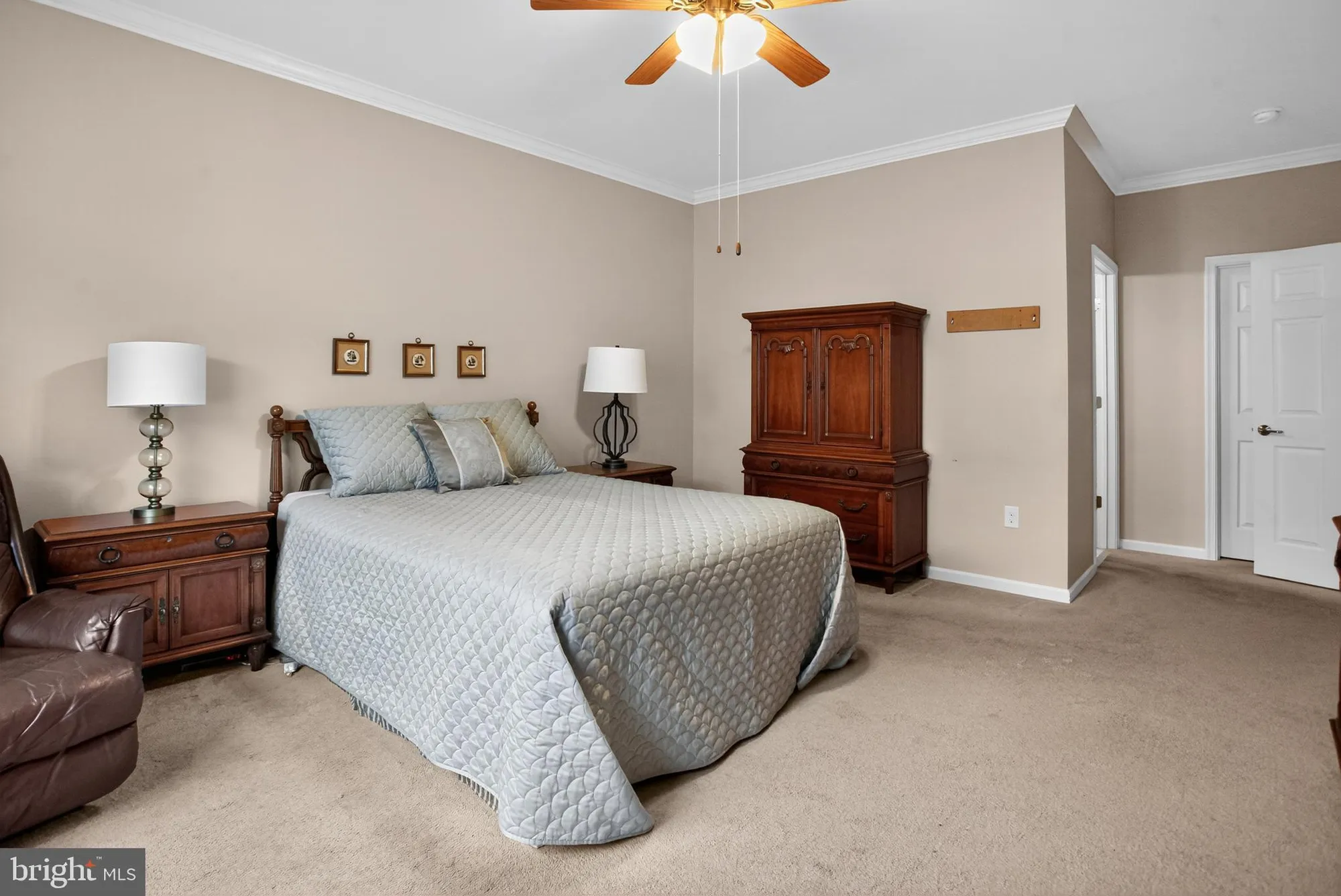 Property Slideshow image 22 of 30 | 2680 iris ln, Philadelphia, PA, 19116
