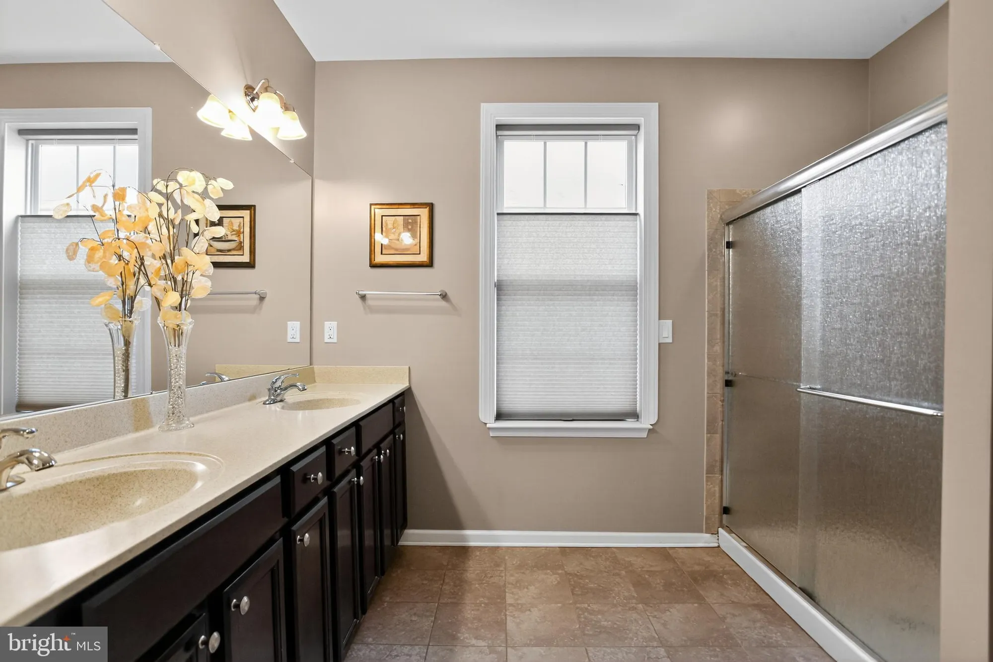 Property Slideshow image 23 of 30 | 2680 iris ln, Philadelphia, PA, 19116