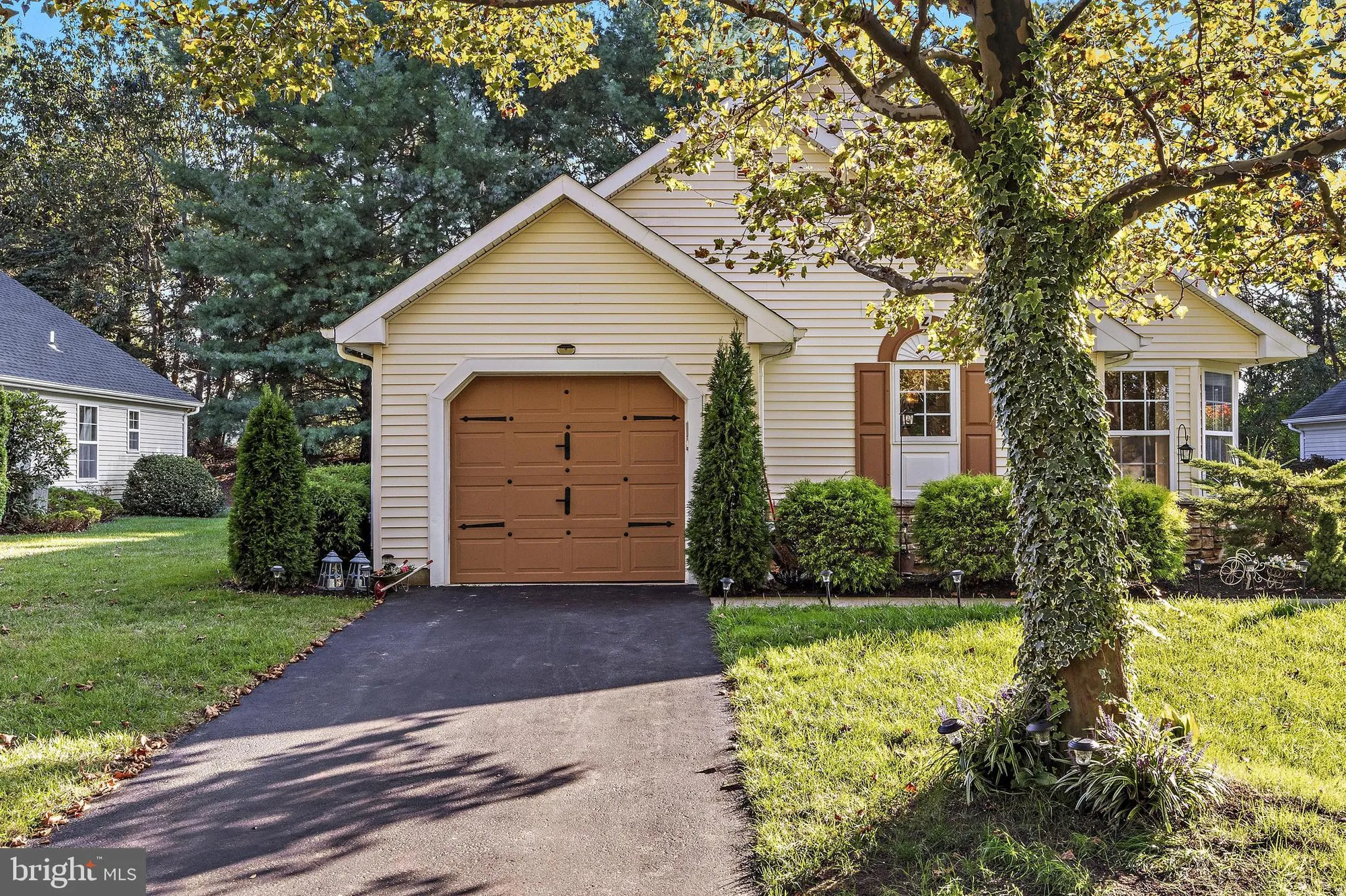 Property Slideshow image 4 of 39 | 14 skylark ln, Lakewood, NJ, 08701