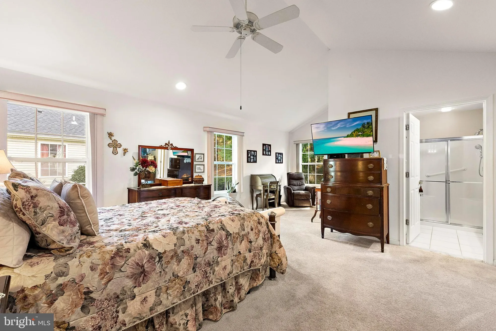 Property Slideshow image 28 of 39 | 14 skylark ln, Lakewood, NJ, 08701