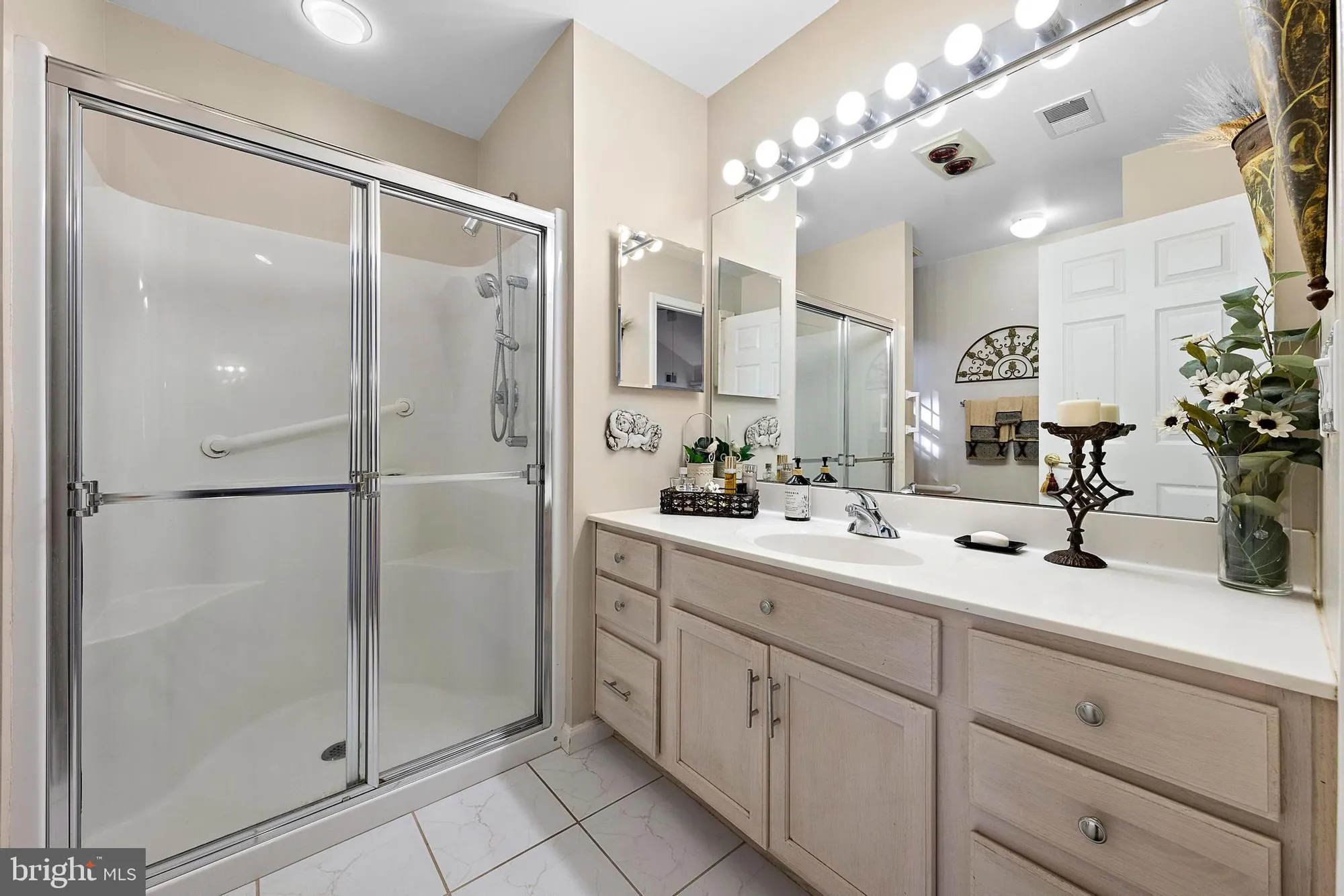 Property Slideshow image 32 of 39 | 14 skylark ln, Lakewood, NJ, 08701