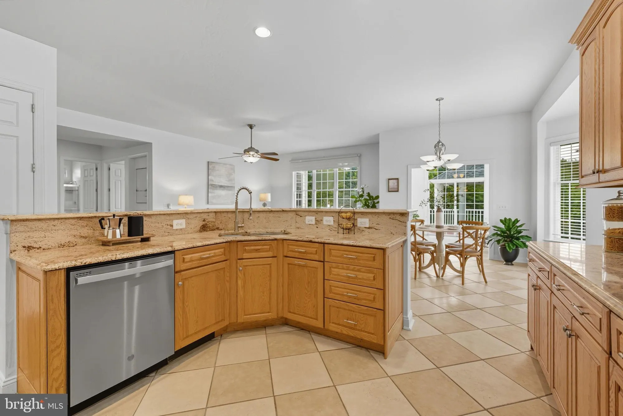Property Slideshow image 14 of 57 | 15691 alderbrook dr, Haymarket, VA, 20169