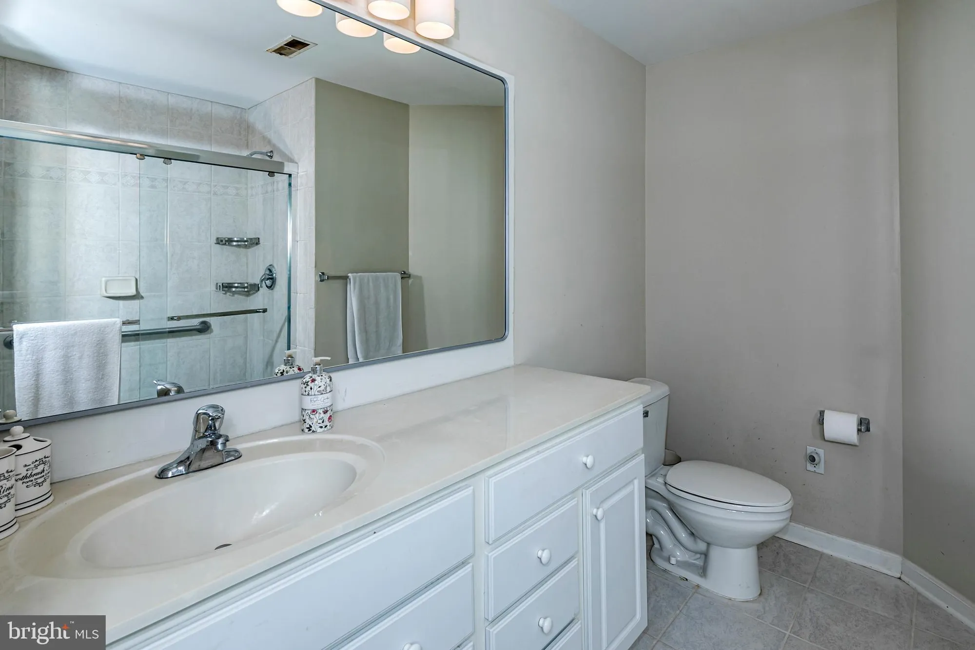 Property Slideshow image 21 of 37 | 163 federal point blvd, Lawrence Township, NJ, 08648