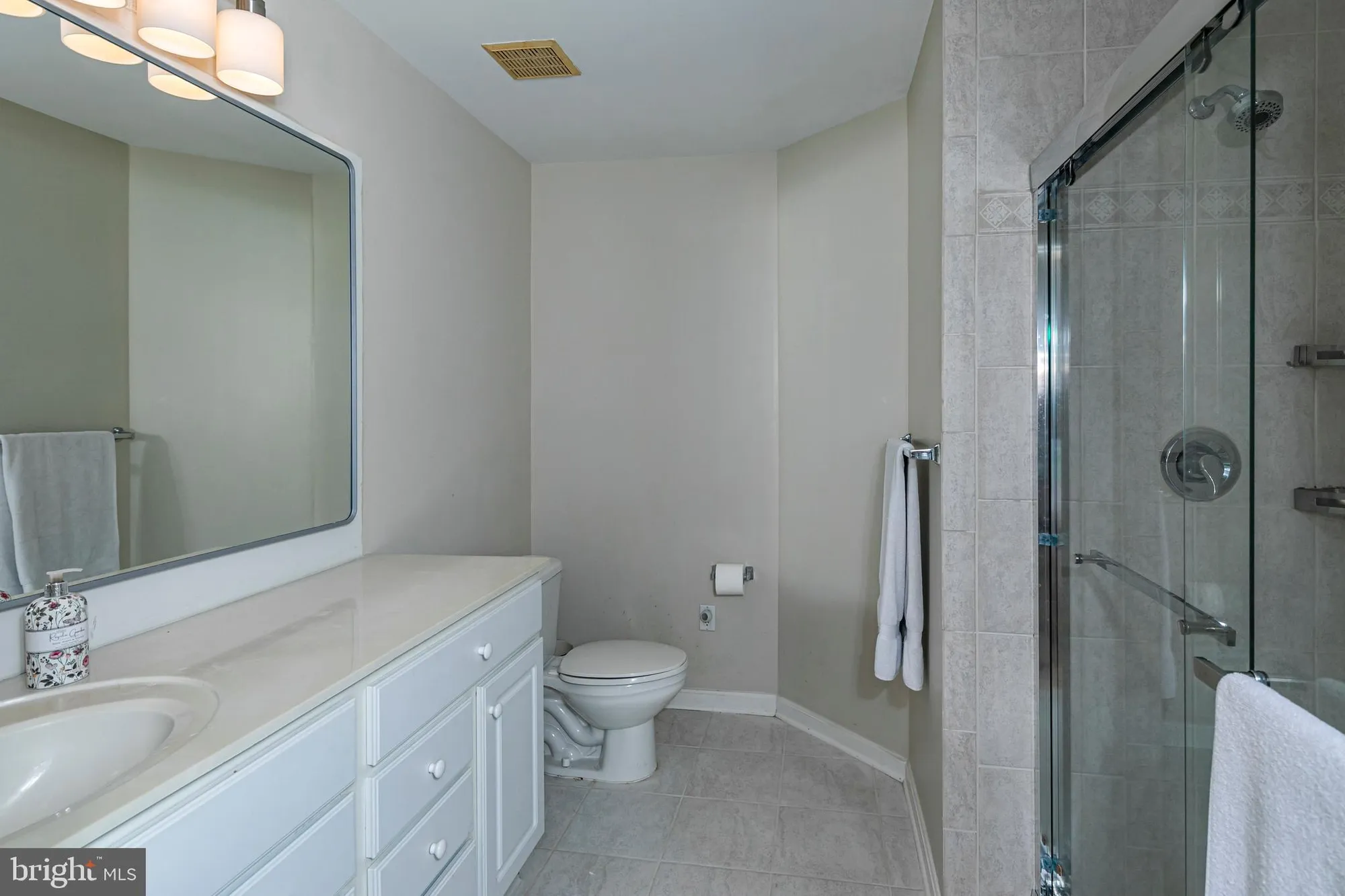 Property Slideshow image 19 of 37 | 163 federal point blvd, Lawrence Township, NJ, 08648