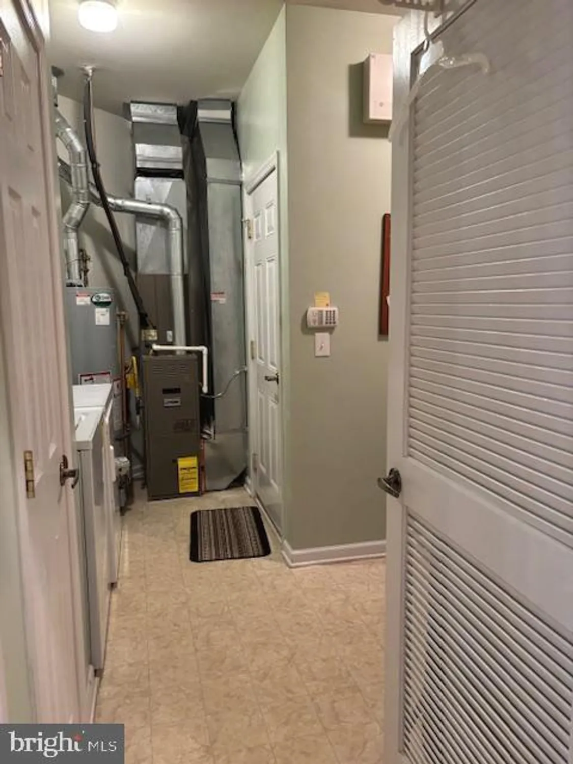 Property Slideshow image 26 of 31 | 51 country ln, Columbus, NJ, 08022