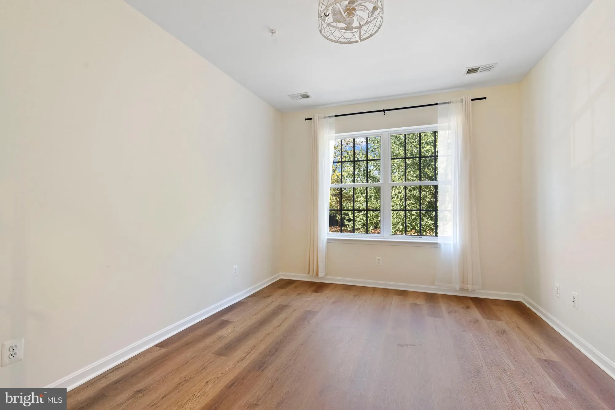 Property Slideshow image 24 of 48 | 20745 royal palace sq 210, Sterling, VA, 20165