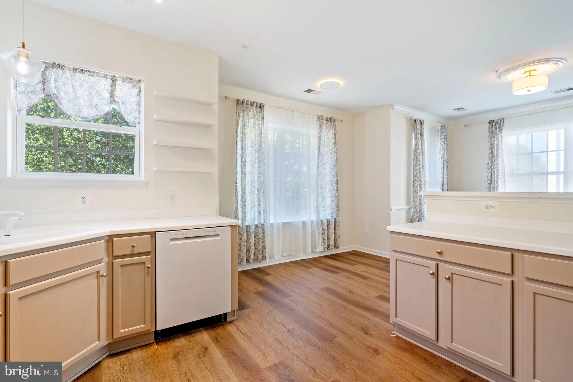 Property Slideshow image 16 of 48 | 20745 royal palace sq 210, Sterling, VA, 20165