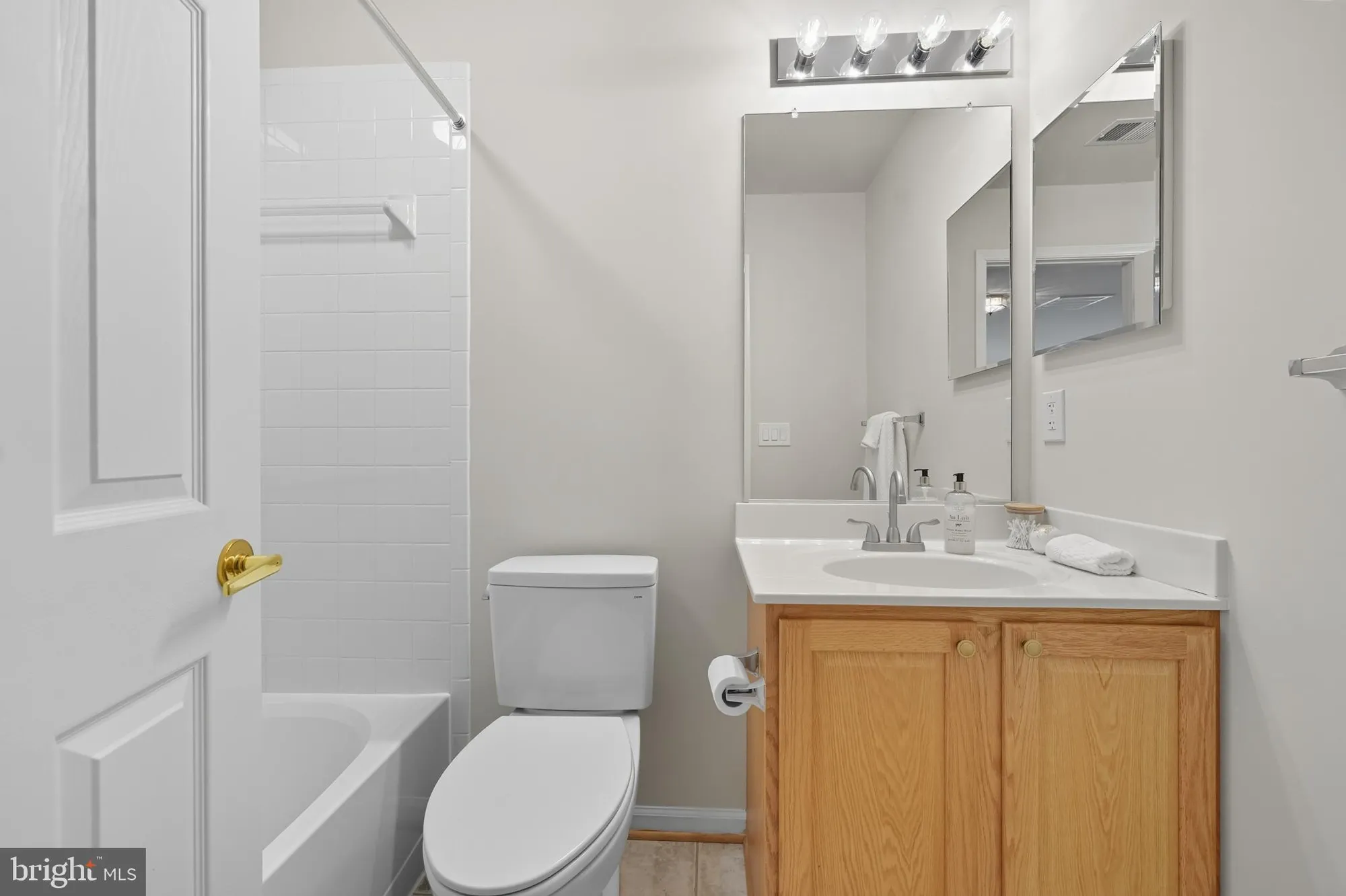 Property Slideshow image 23 of 30 | 6066 halverton pl, Gainesville, VA, 20155