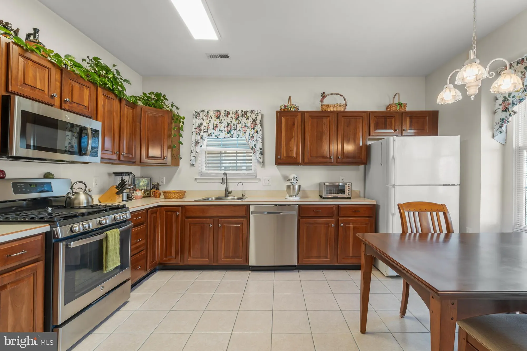 Property Slideshow image 6 of 18 | 9 dutchess ct, Southampton, NJ, 08088