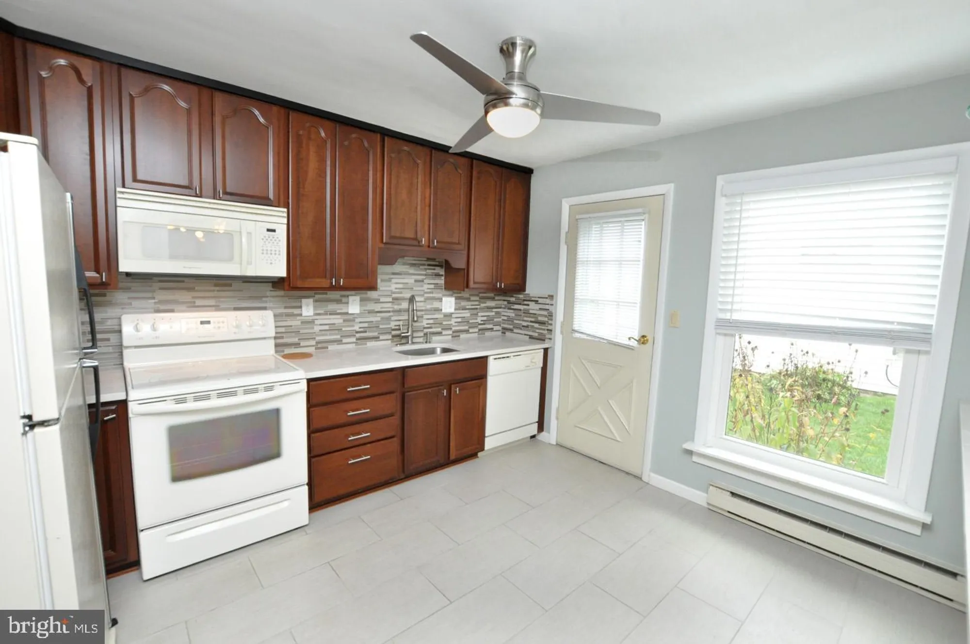 Property Slideshow image 5 of 26 | 41 new castle dr, Southampton, NJ, 08088