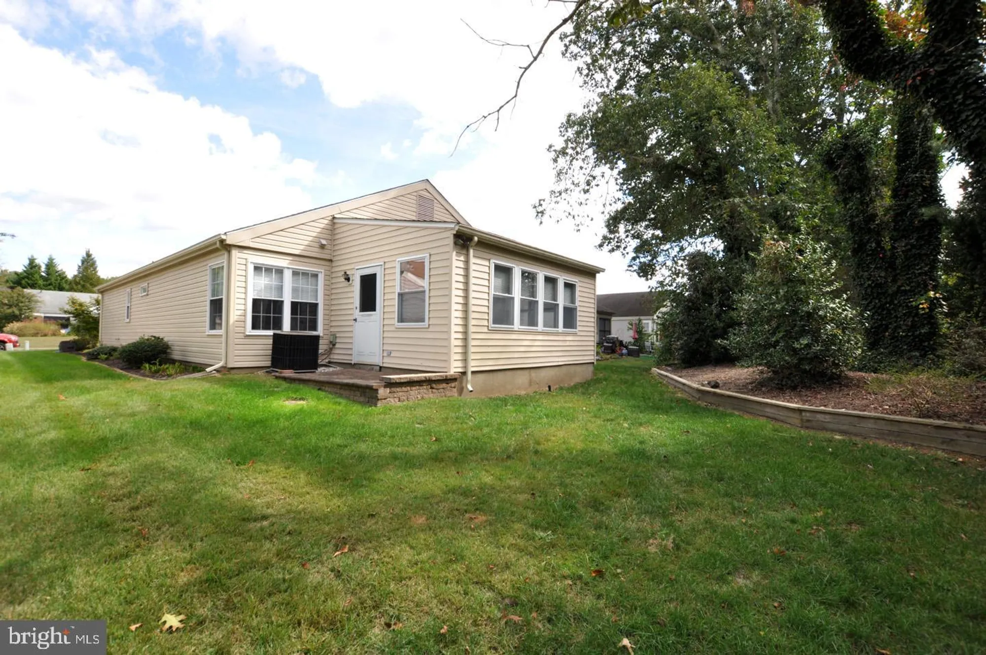 Property Slideshow image 25 of 26 | 41 new castle dr, Southampton, NJ, 08088