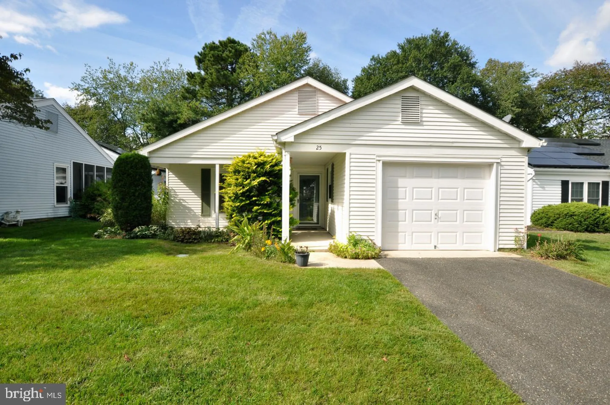 Property Slideshow image 1 of 27 | 25 dunstable rd, Southampton, NJ, 08088