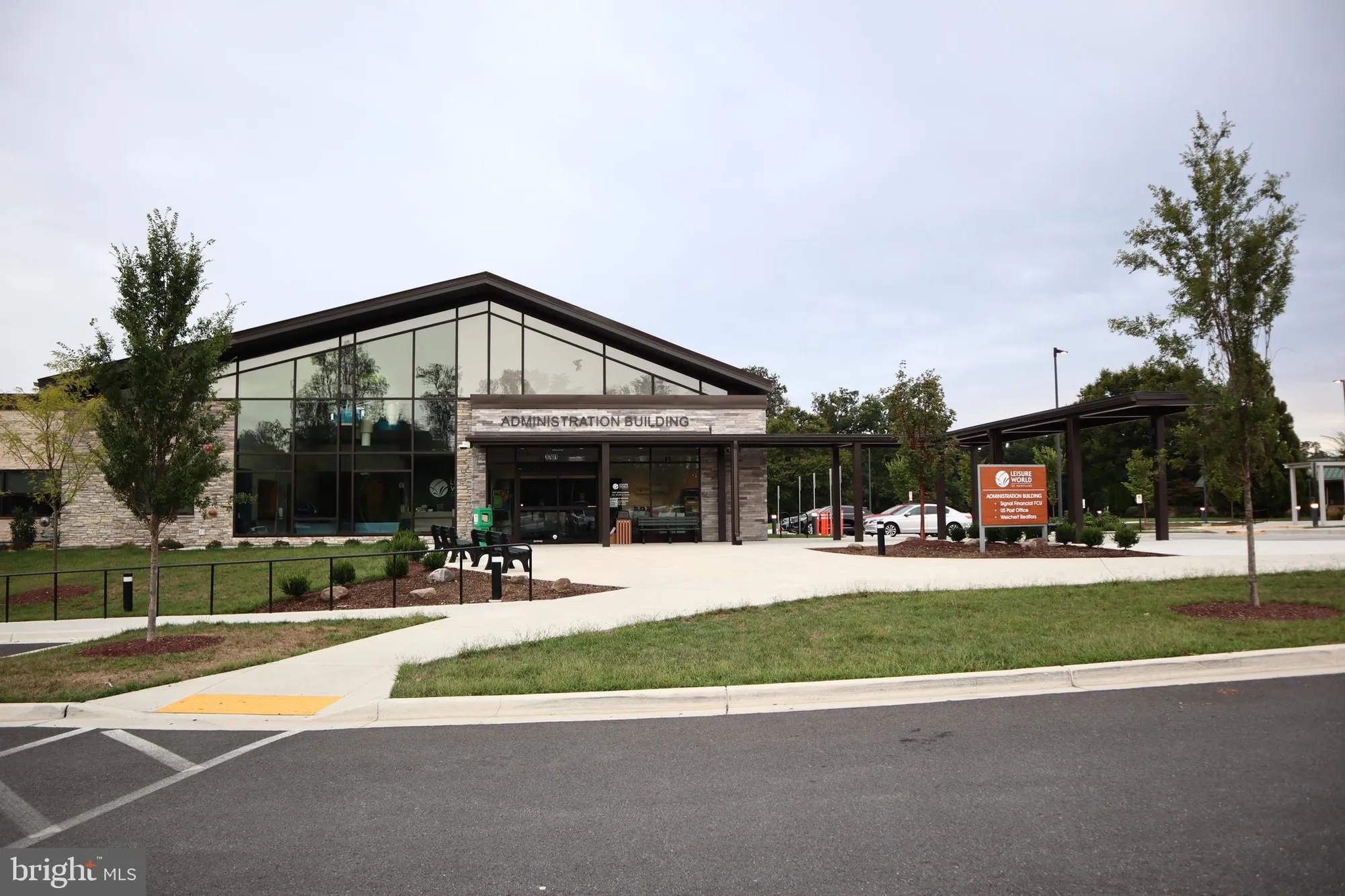 Property Slideshow image 3 of 53 | 15107 interlachen dr 2-119, Silver Spring, MD, 20906