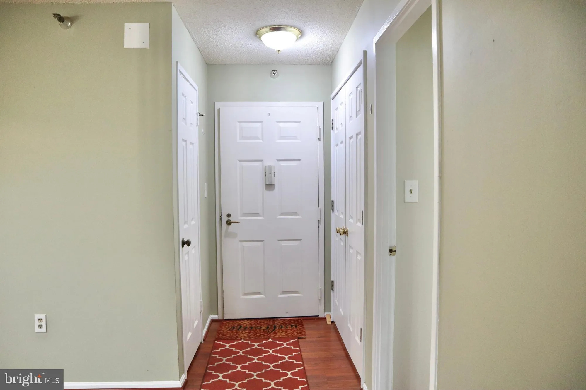 Property Slideshow image 12 of 53 | 15107 interlachen dr 2-119, Silver Spring, MD, 20906