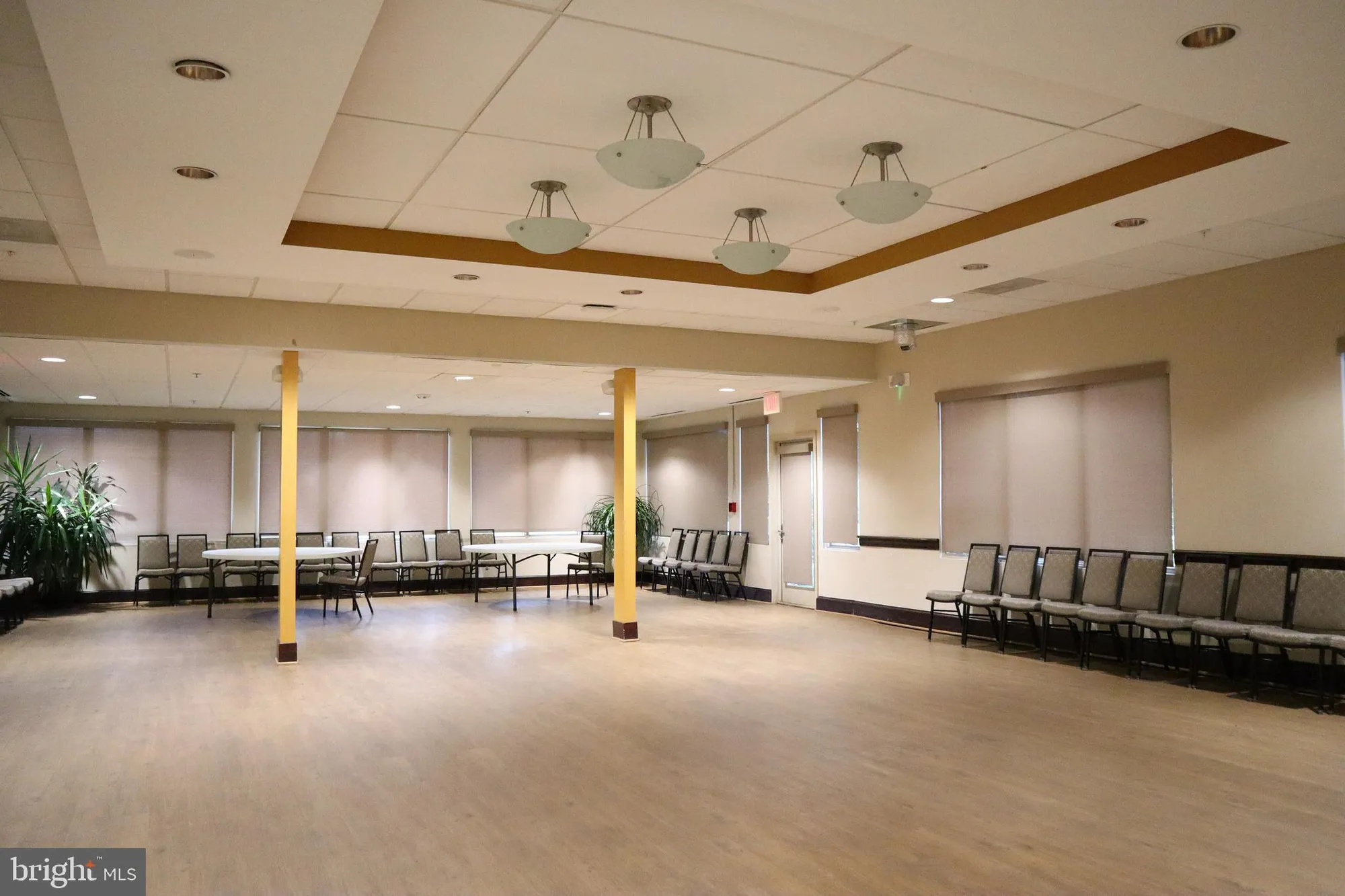 Property Slideshow image 34 of 53 | 15107 interlachen dr 2-119, Silver Spring, MD, 20906