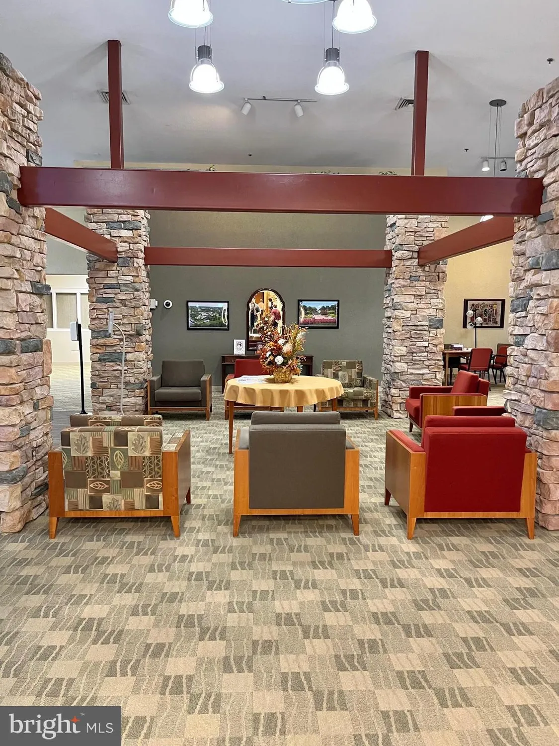 Property Slideshow image 37 of 53 | 15107 interlachen dr 2-119, Silver Spring, MD, 20906