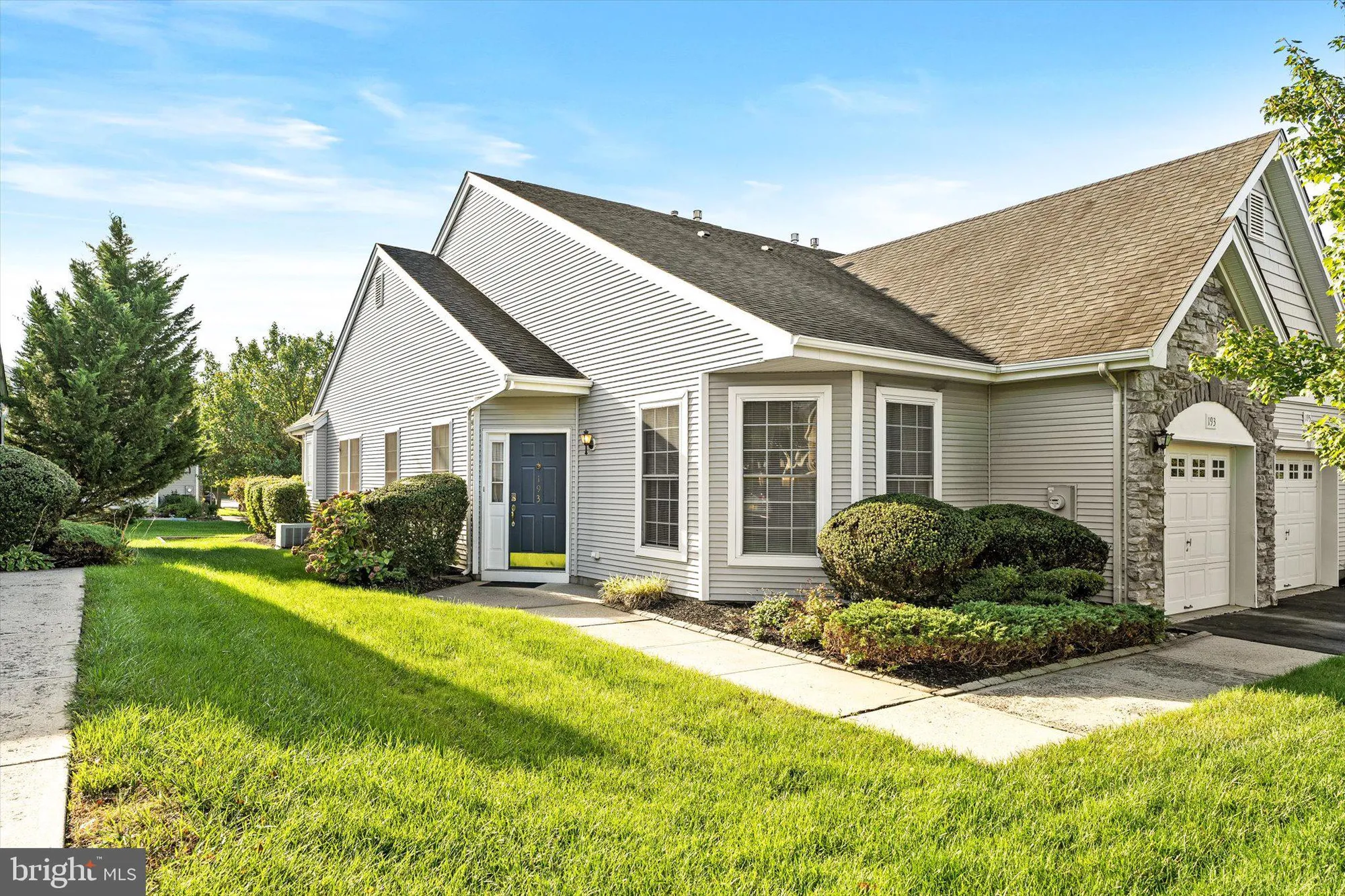 Property Slideshow image 3 of 25 | 193 burholme dr, Hamilton, NJ, 08691